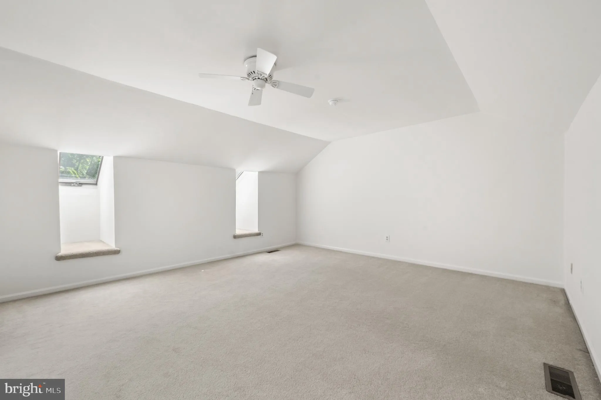 Chesterbrook, Pennsylvania 19087, United States, 3 Bedrooms Bedrooms, ,3 BathroomsBathrooms,Residential,Active,203349