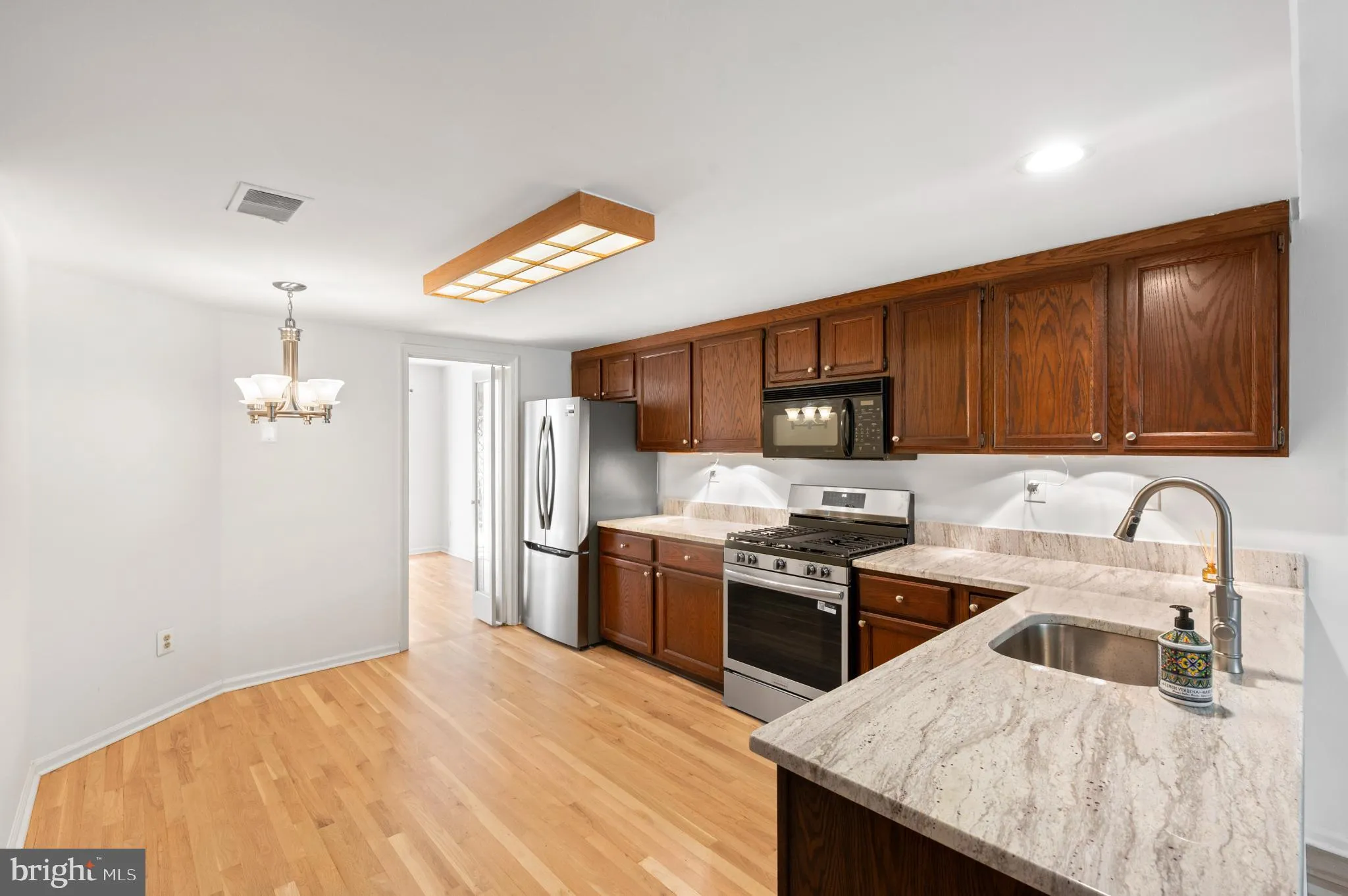 Chesterbrook, Pennsylvania 19087, United States, 3 Bedrooms Bedrooms, ,3 BathroomsBathrooms,Residential,Active,203349