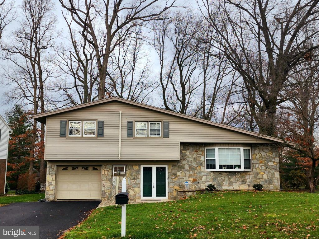 Photo of 3075 ESSEX PL, LANCASTER, PA 17601 (MLS # PALA2030190)