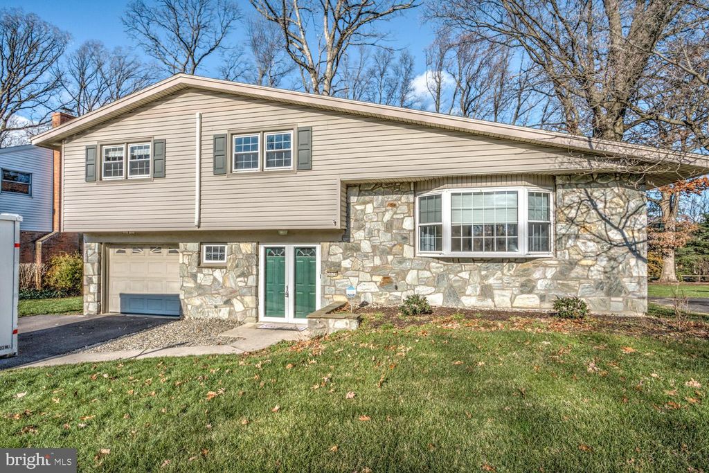 Photo of 3075 ESSEX PL, LANCASTER, PA 17601 (MLS # PALA2030190)