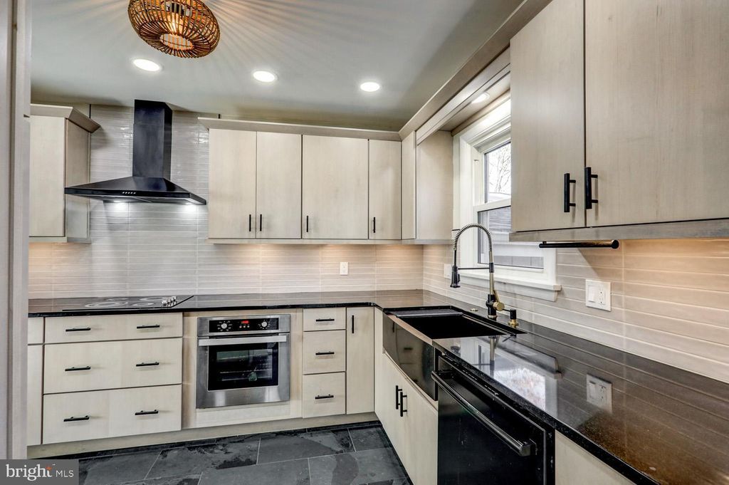 Photo of 3075 ESSEX PL, LANCASTER, PA 17601 (MLS # PALA2030190)