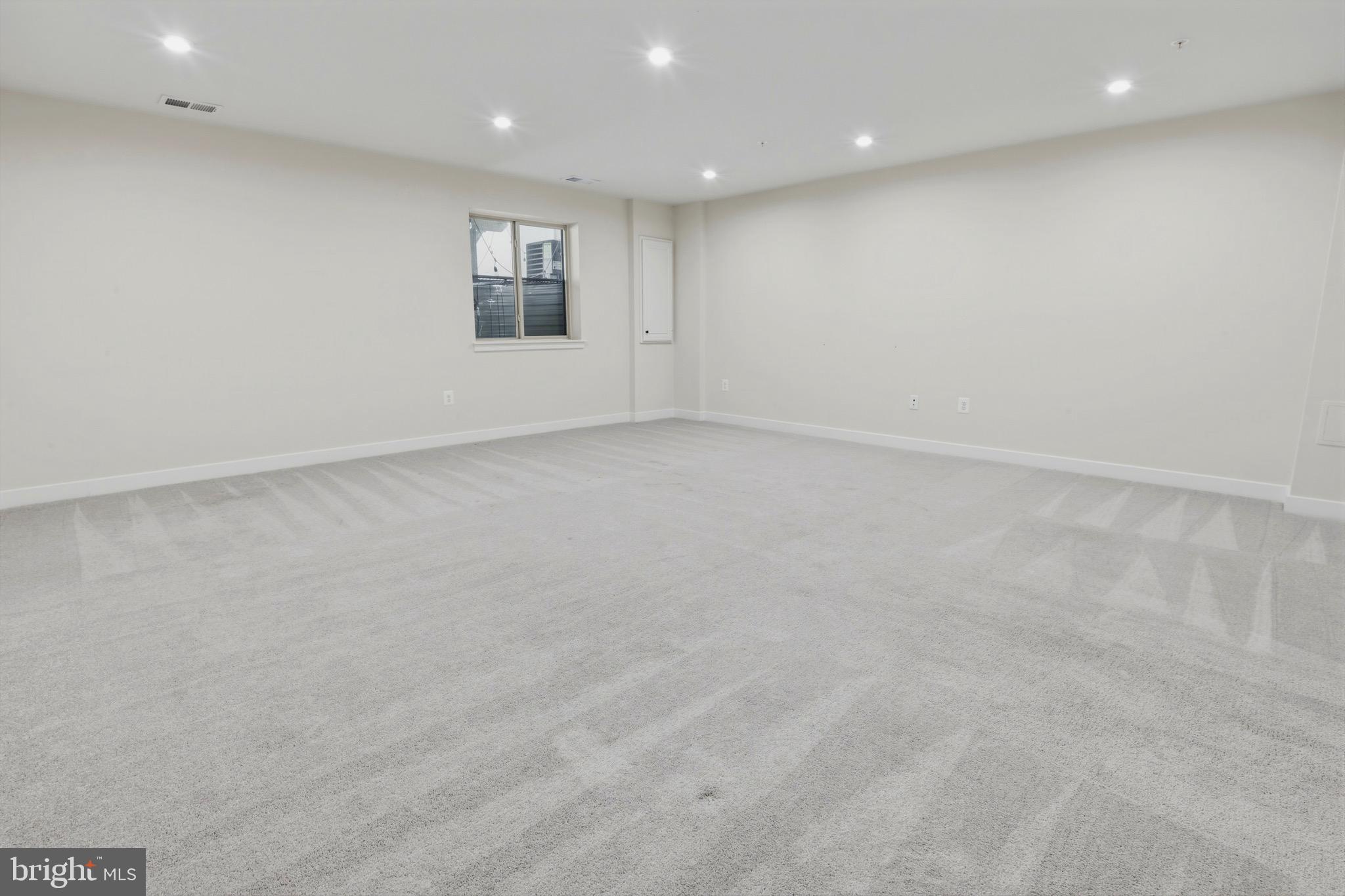 LAKE LINGANORE OAKDALE - Residential