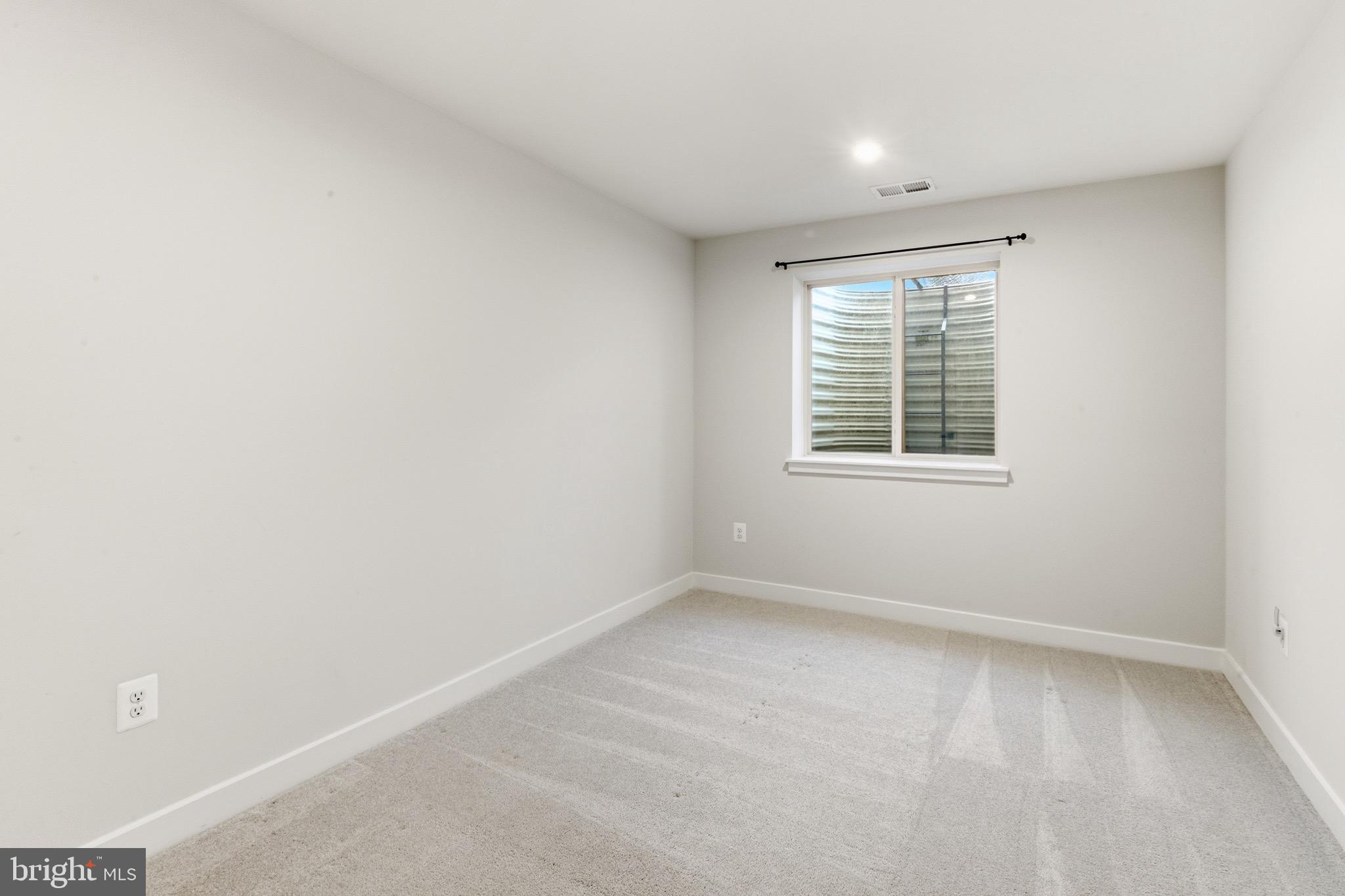 LAKE LINGANORE OAKDALE - Residential