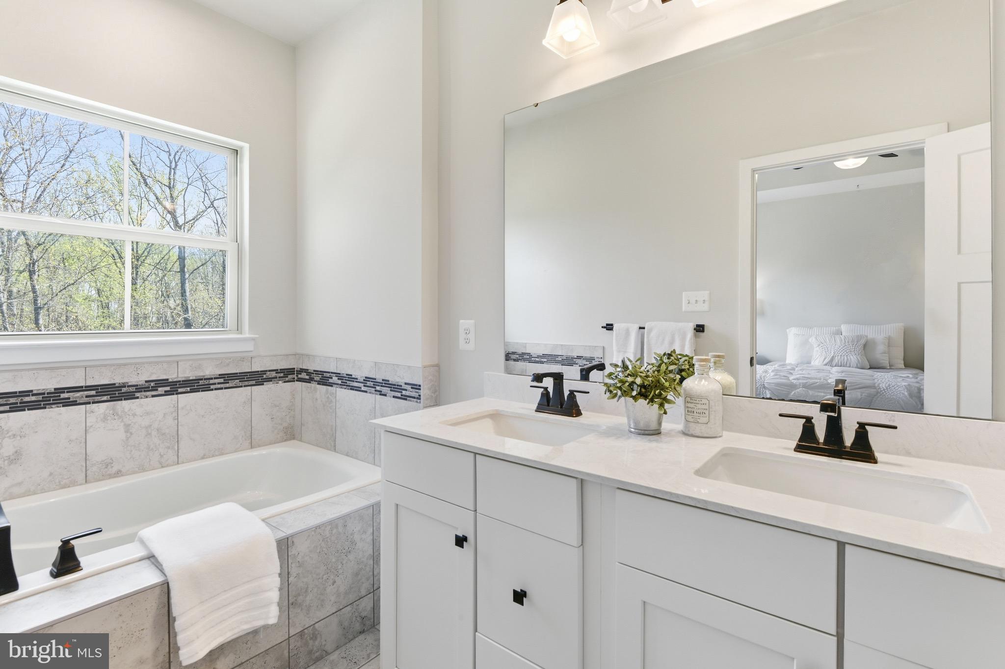 LAKE LINGANORE OAKDALE - Residential