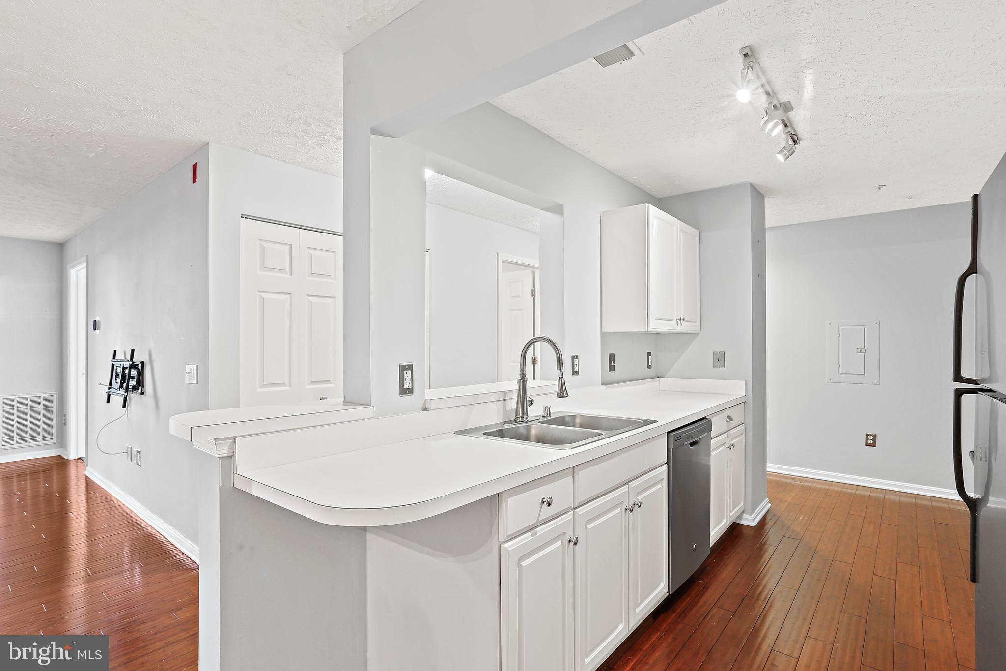 WINDGATE CONDO - Residential