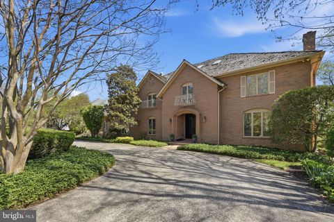 Photo of 10517 Alloway Drive, POTOMAC, MD 20854 (MLS # MDMC2213350)