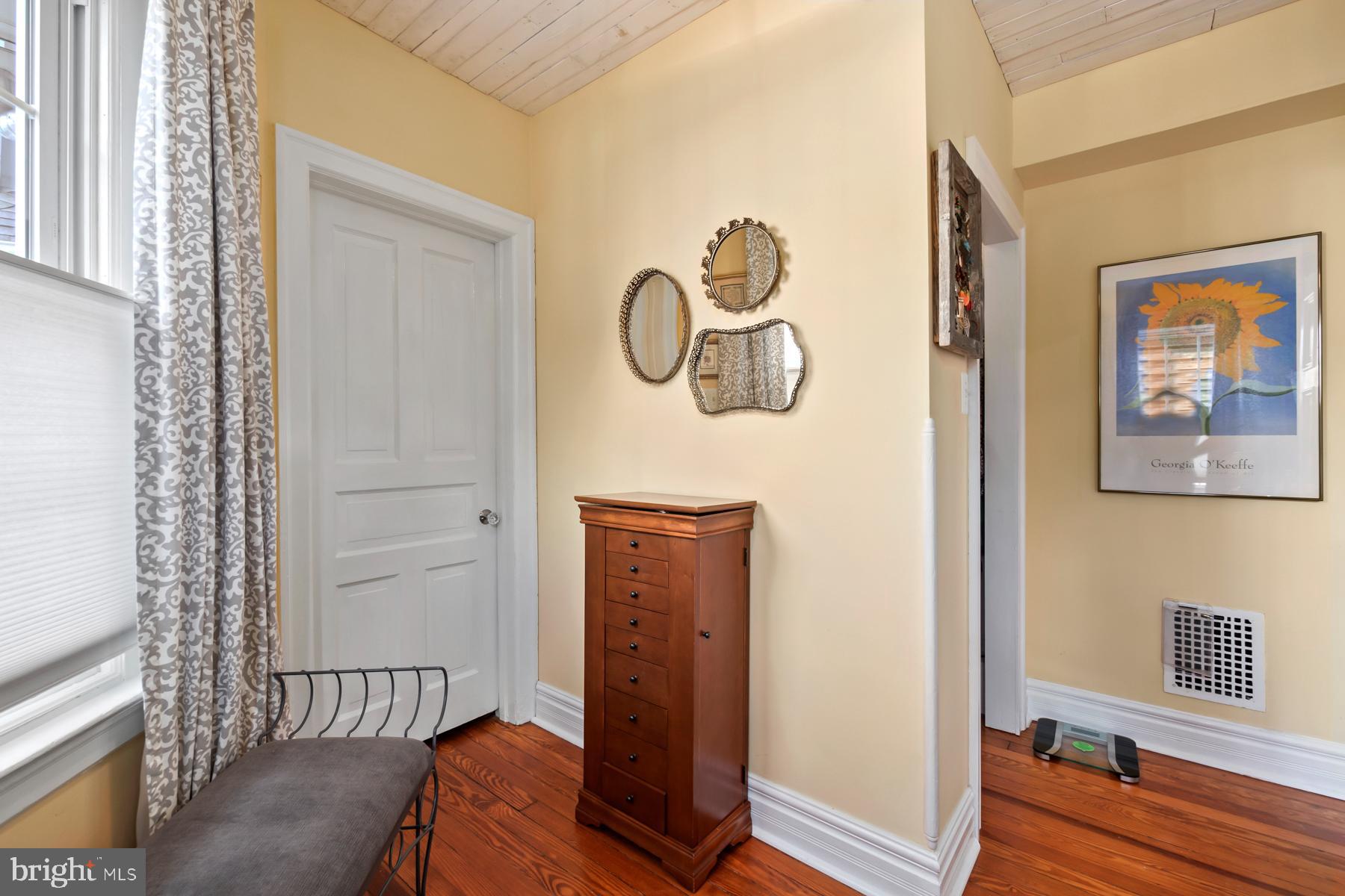 JENKINTOWN - Residential