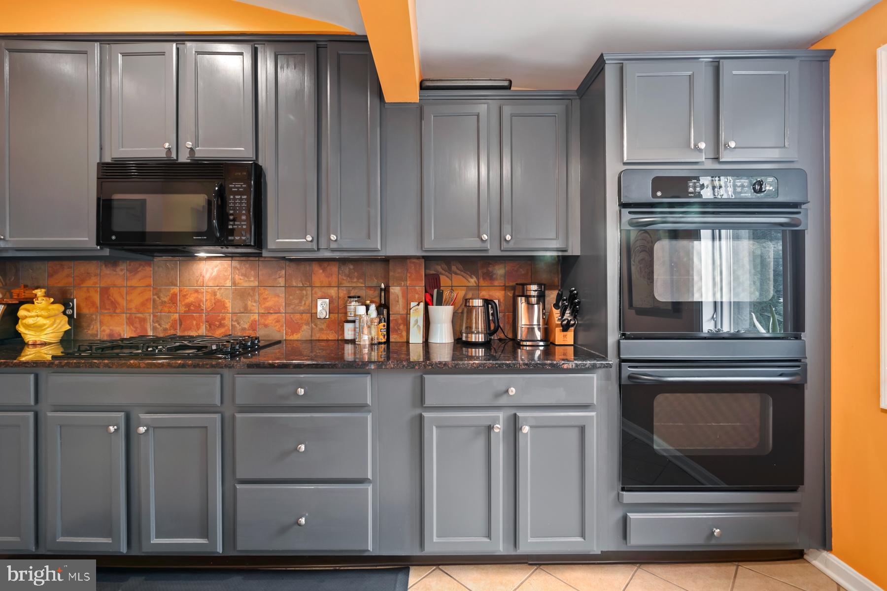 JENKINTOWN - Residential