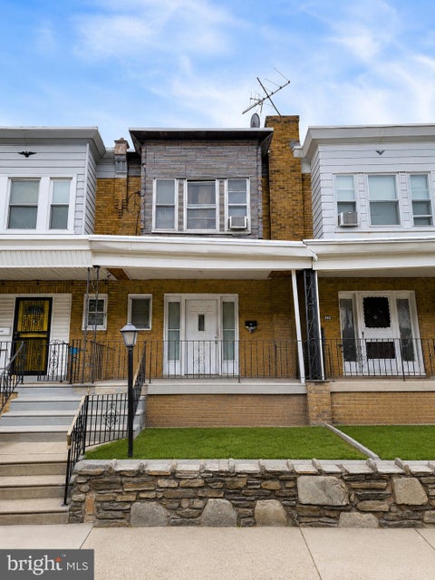 Townhouse For Sale - 904 Marcella Street<br/> PHILADELPHIA, PA 19124