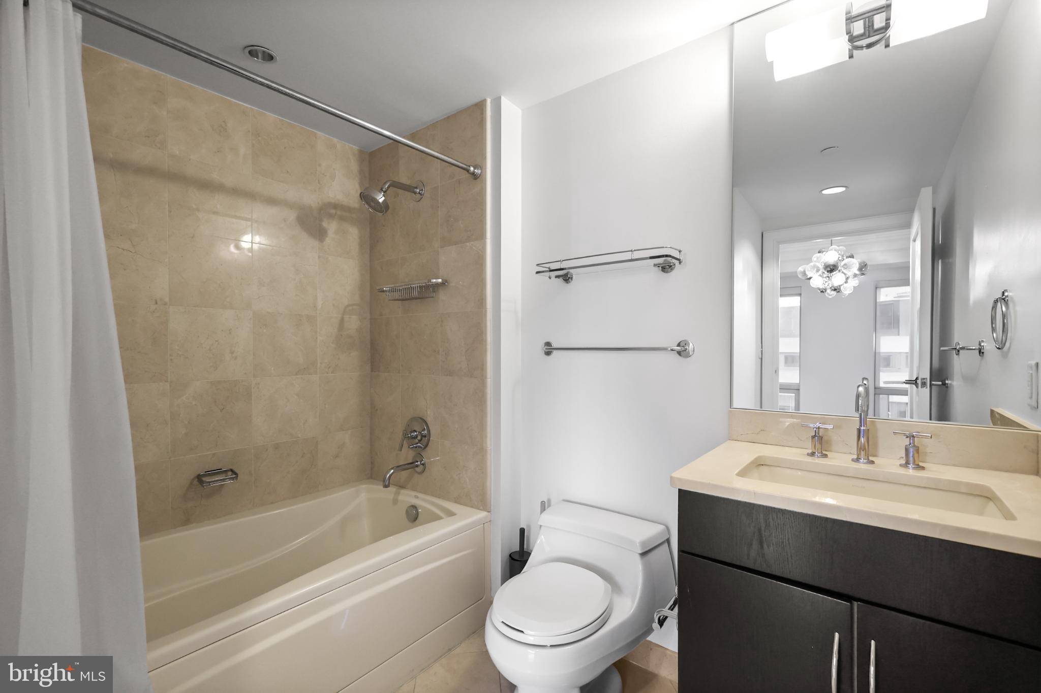 THE WATERVIEW - Residential