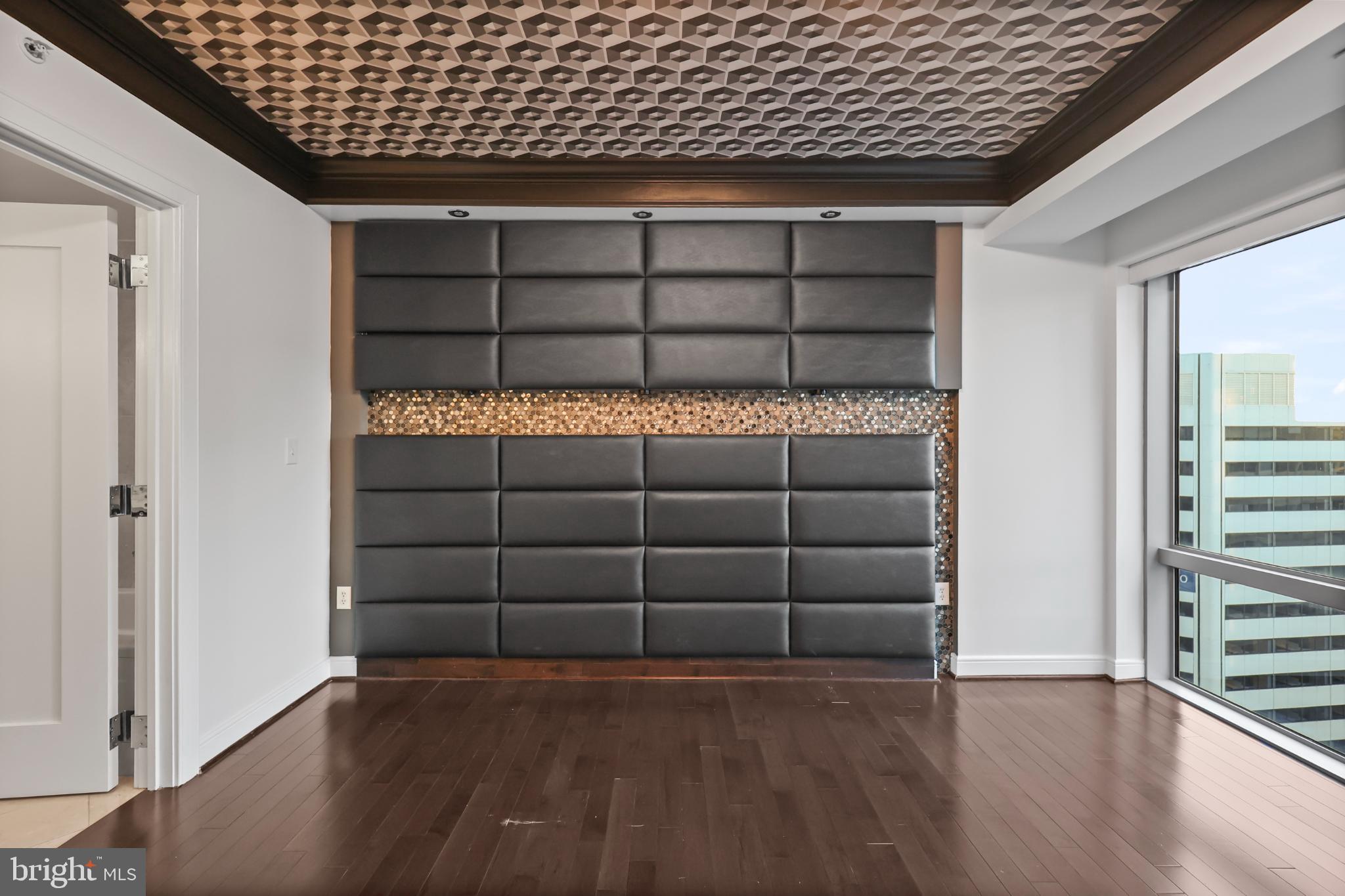 THE WATERVIEW - Residential