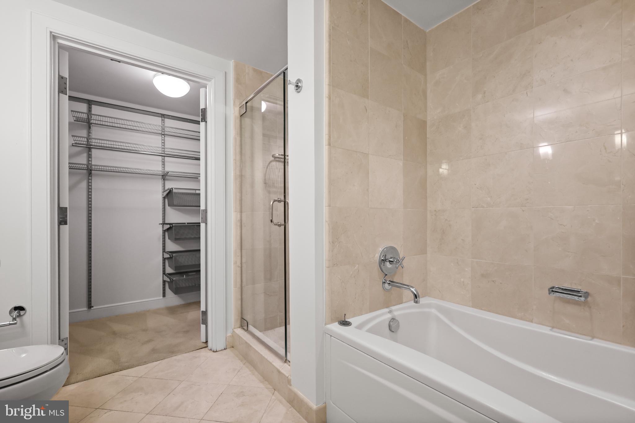 THE WATERVIEW - Residential