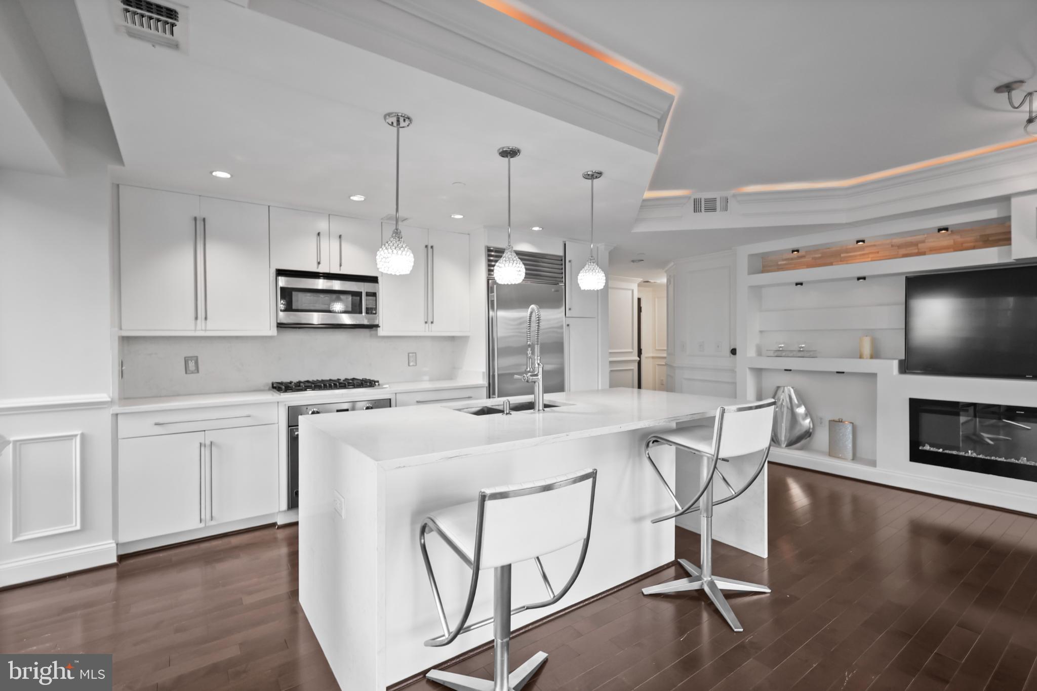 THE WATERVIEW - Residential