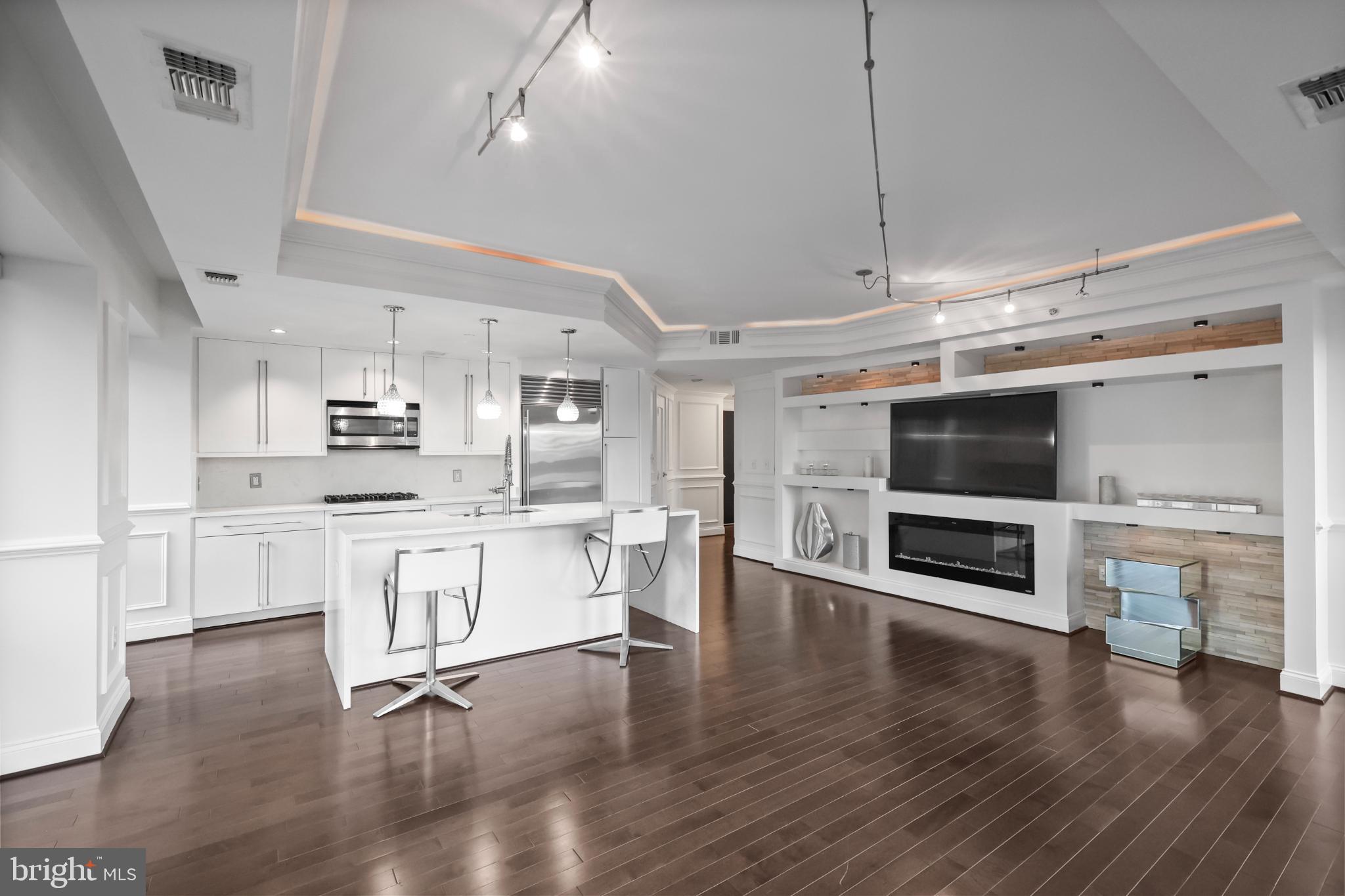 1111 19TH STREET N 1707