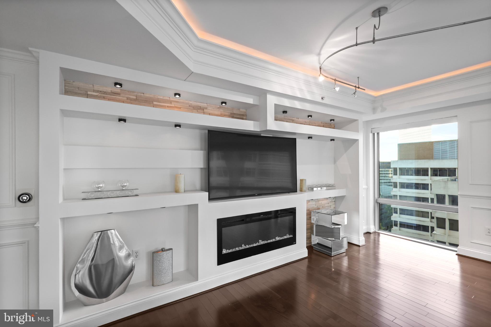 THE WATERVIEW - Residential