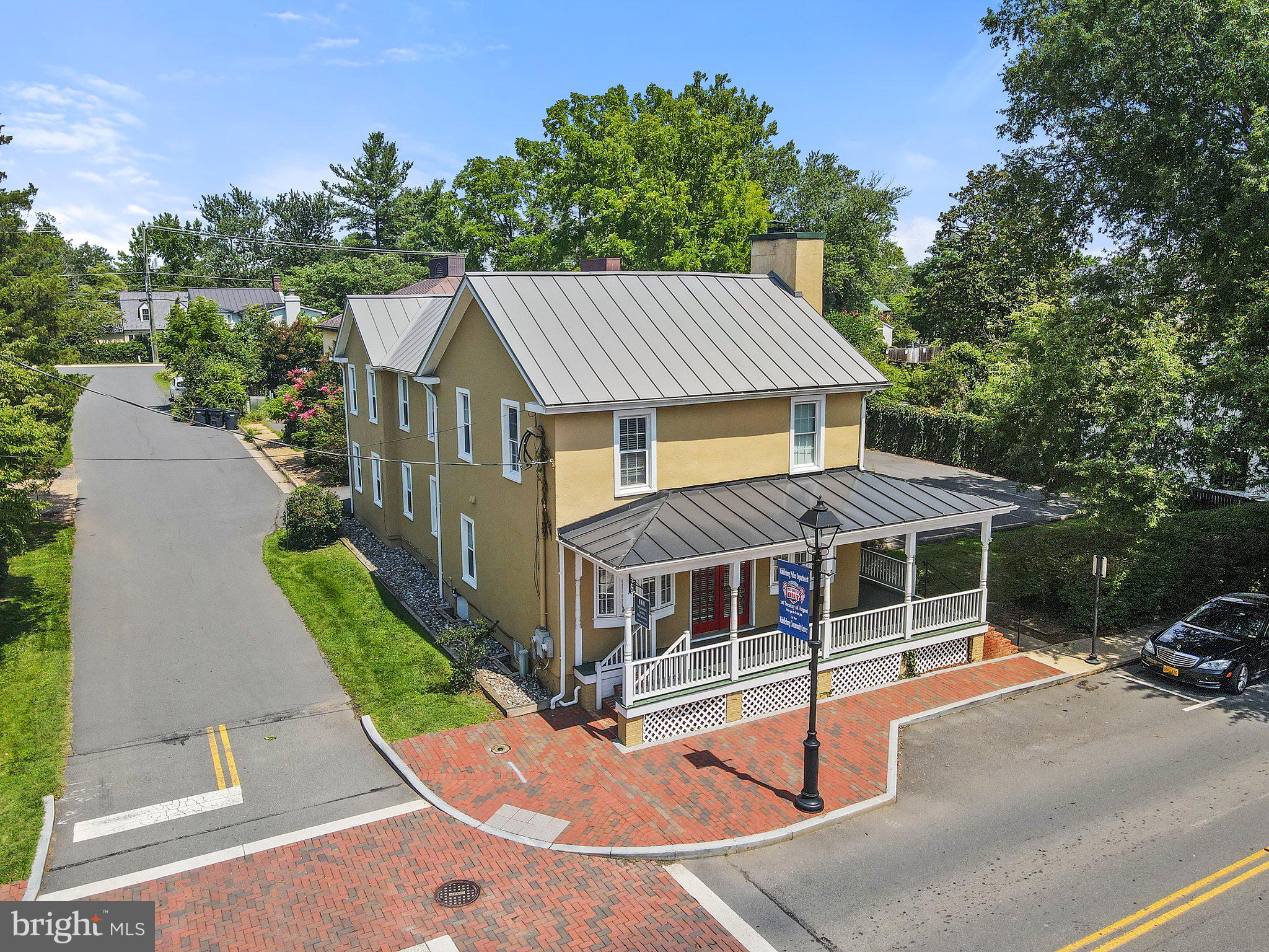 200 E WASHINGTON STREET