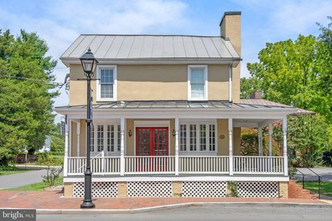 200 E WASHINGTON STREET MIDDLEBURG VA 20117