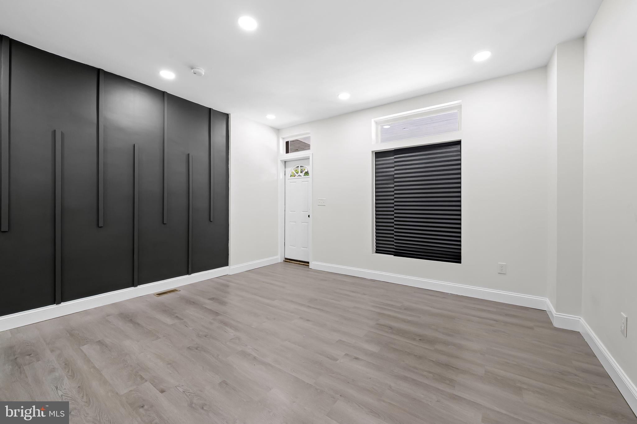 PARK CIRCLE - Residential
