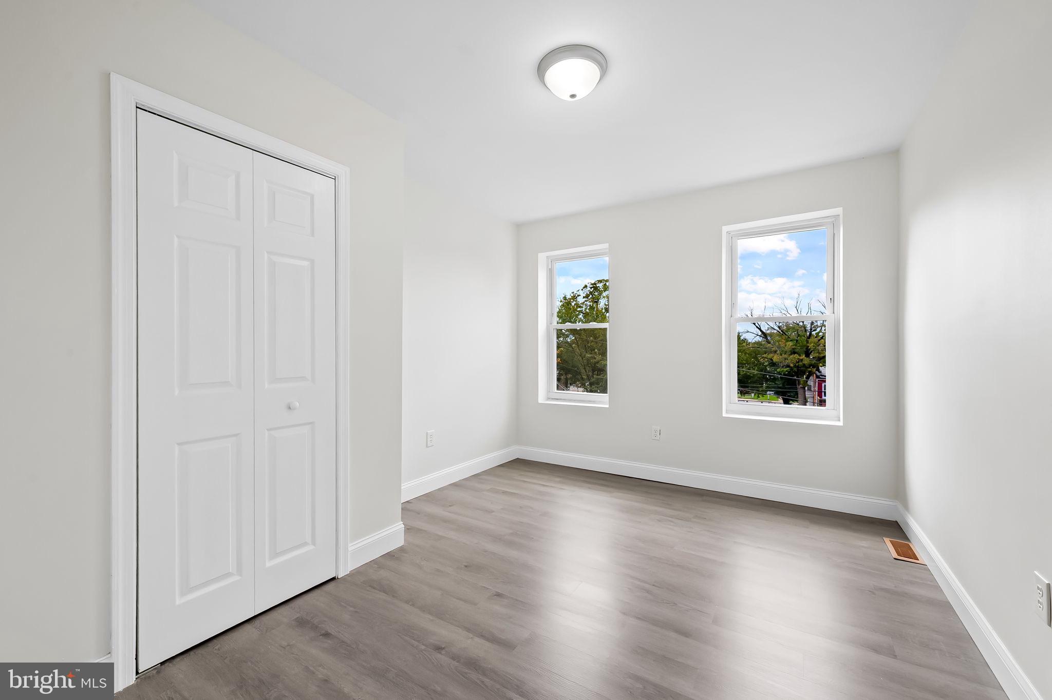 PARK CIRCLE - Residential