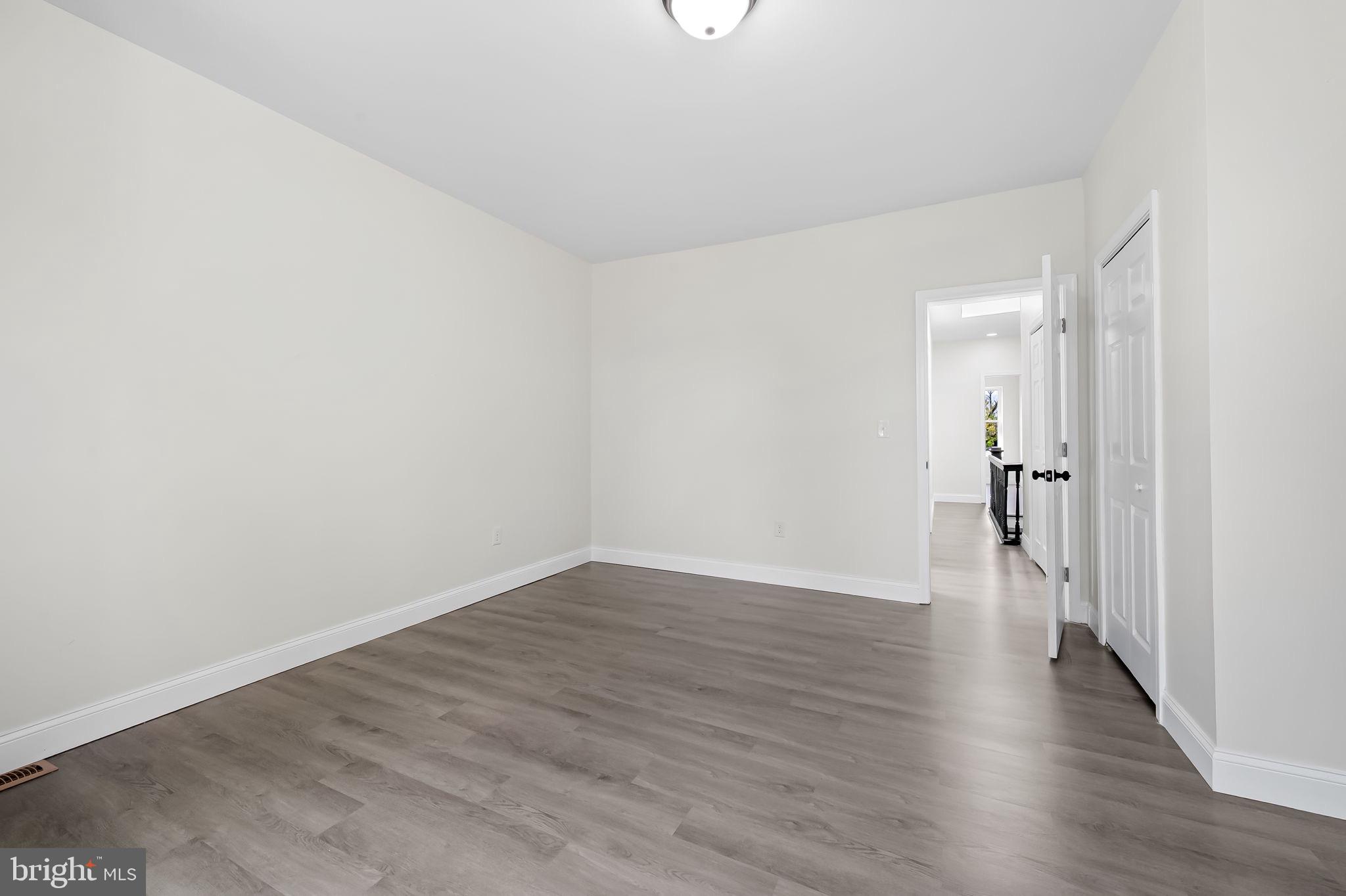 PARK CIRCLE - Residential