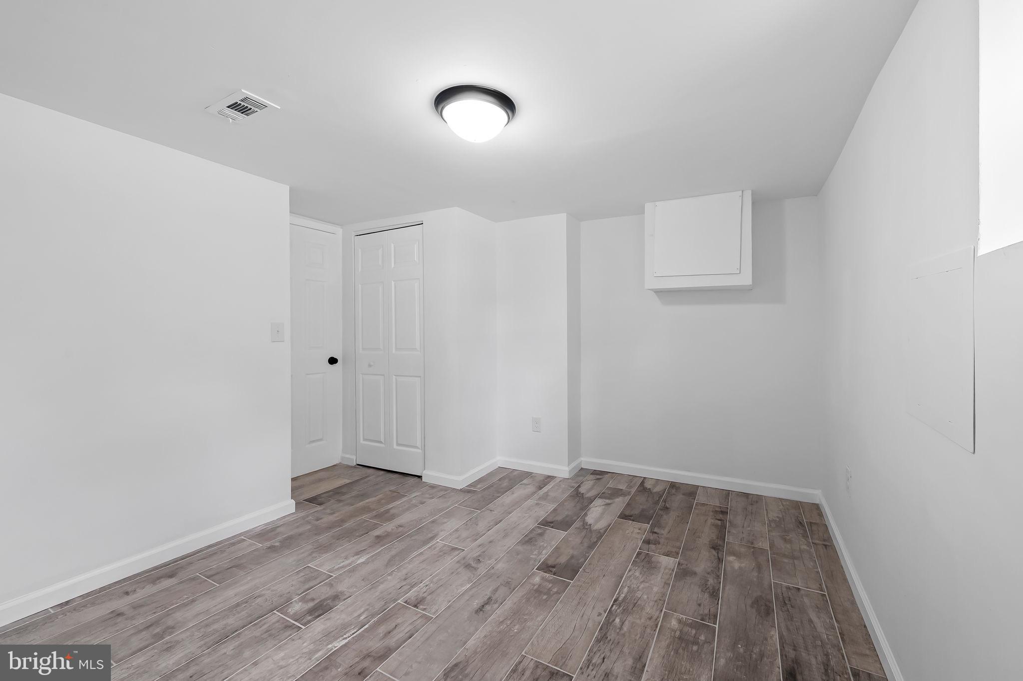 PARK CIRCLE - Residential