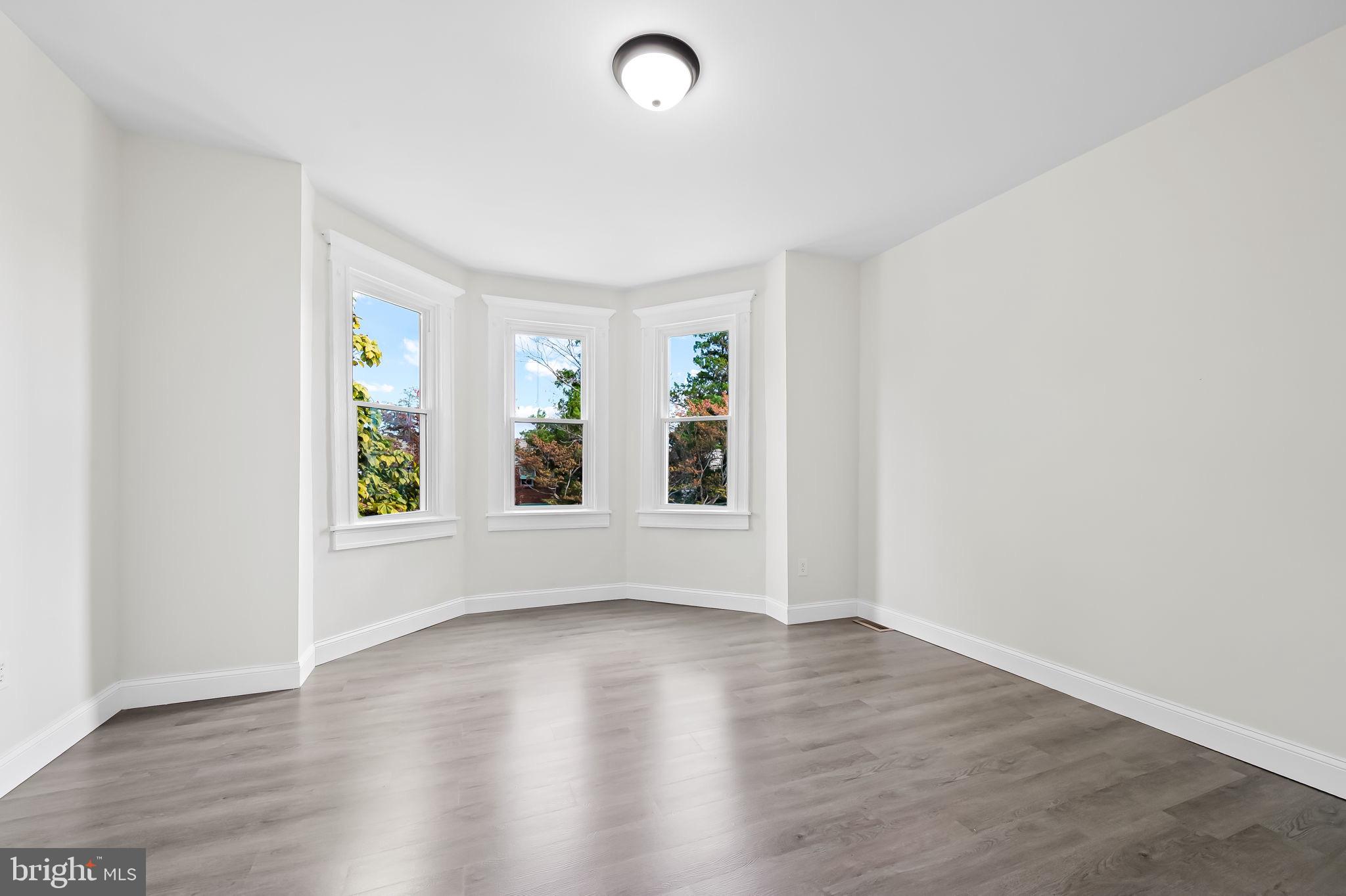 PARK CIRCLE - Residential