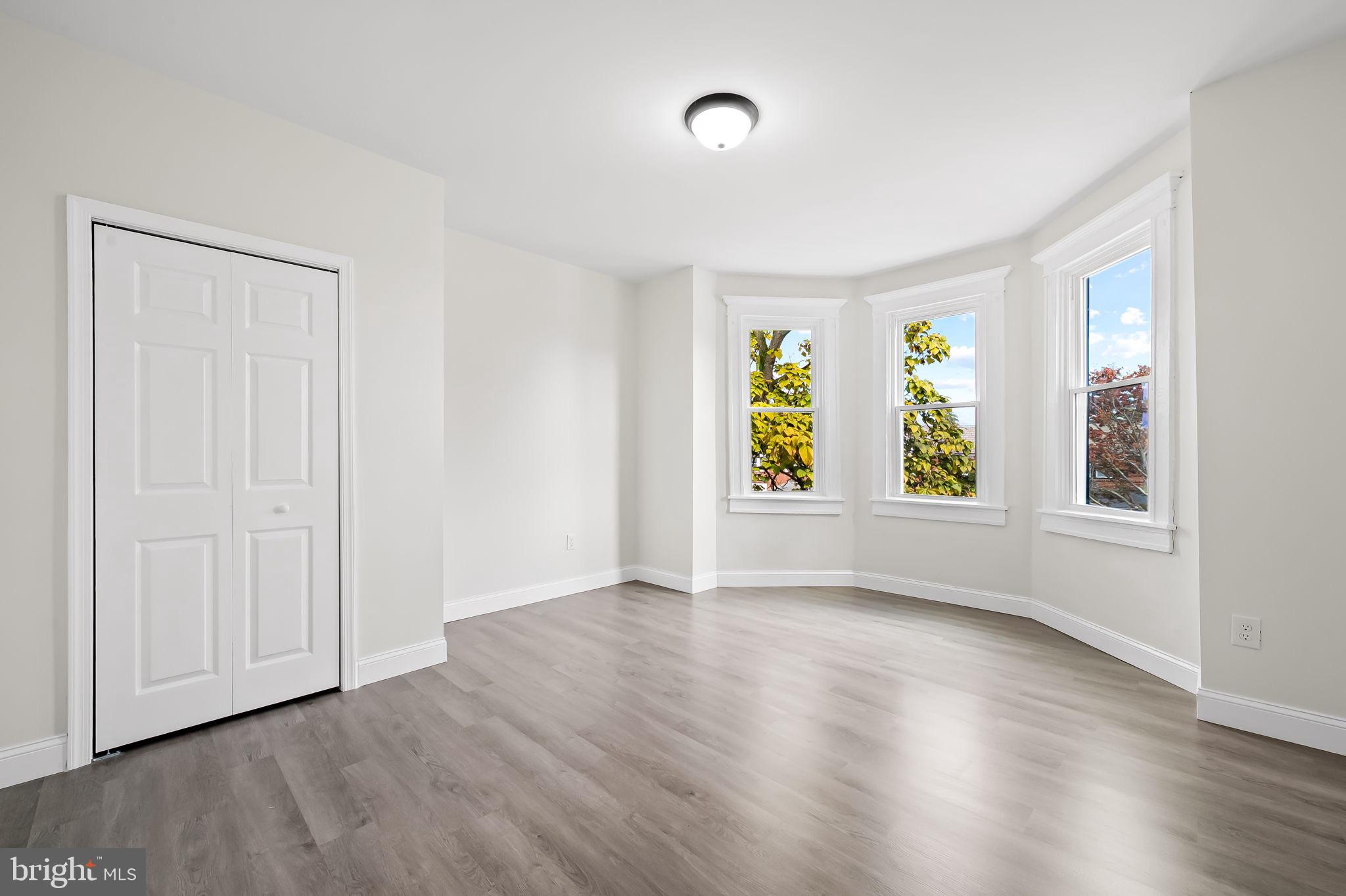 PARK CIRCLE - Residential