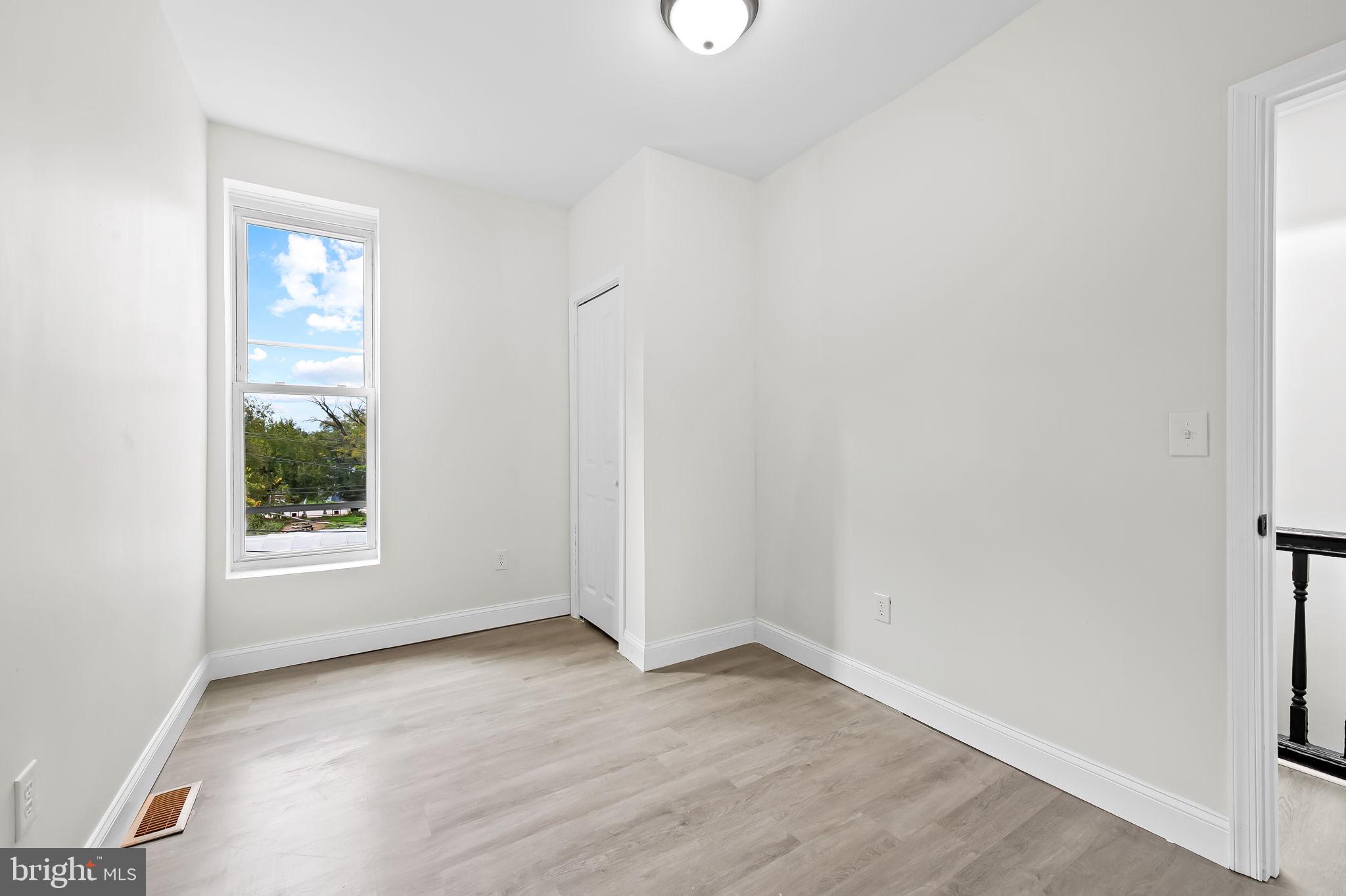 PARK CIRCLE - Residential