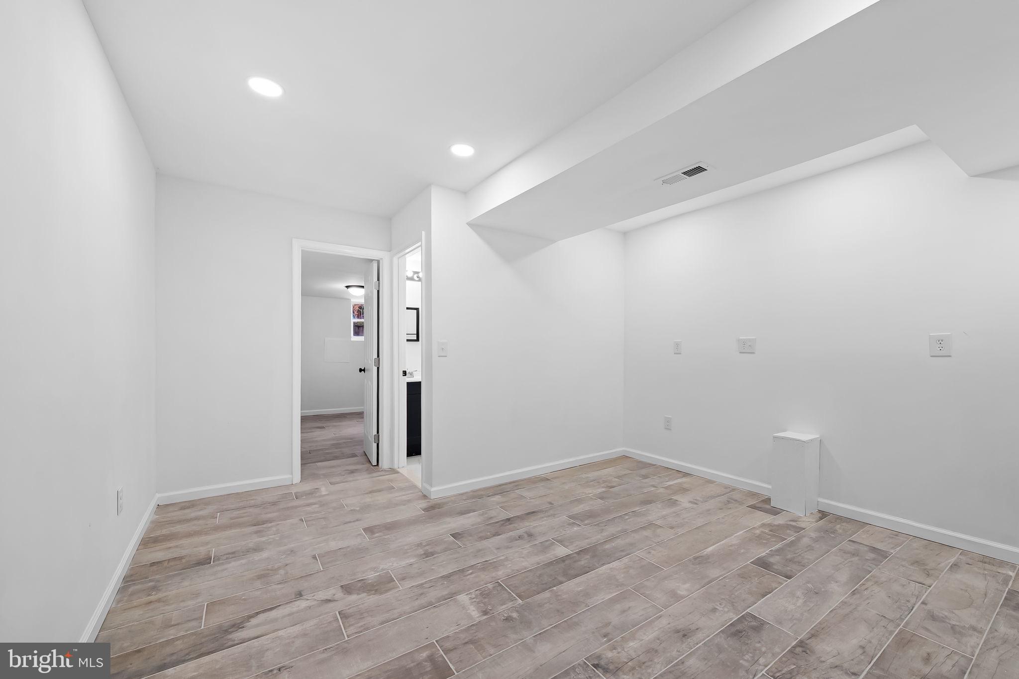PARK CIRCLE - Residential