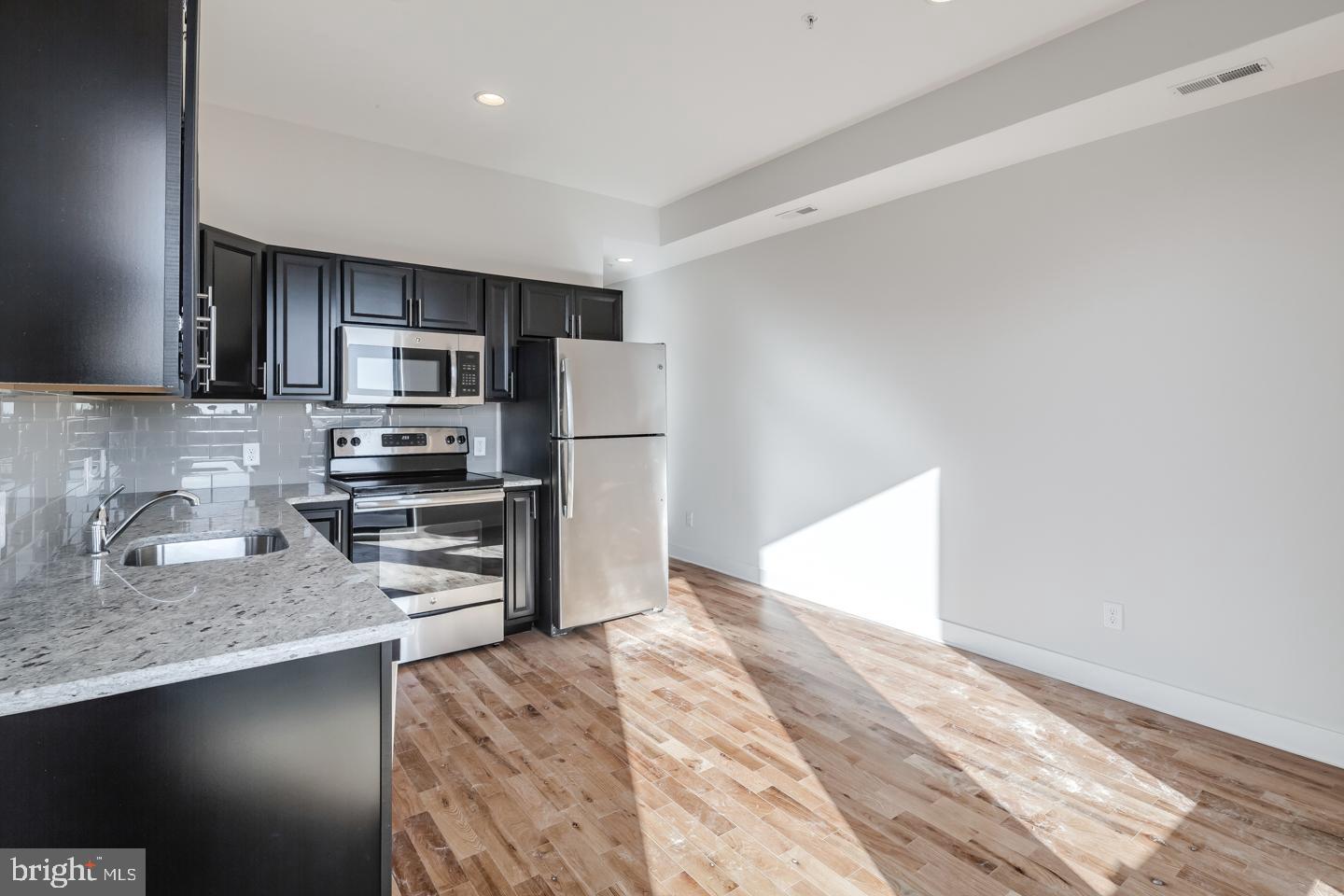 WASHINGTON SQ - Residential Lease