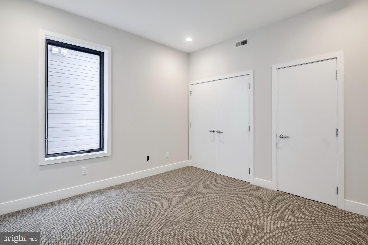 WASHINGTON SQ - Residential Lease