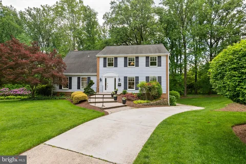 11201 Farmland Drive, Rockville, MD MLS: MDMC2162494