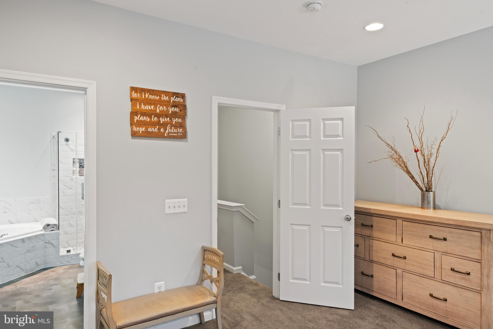 RIVER OAKS - Residential