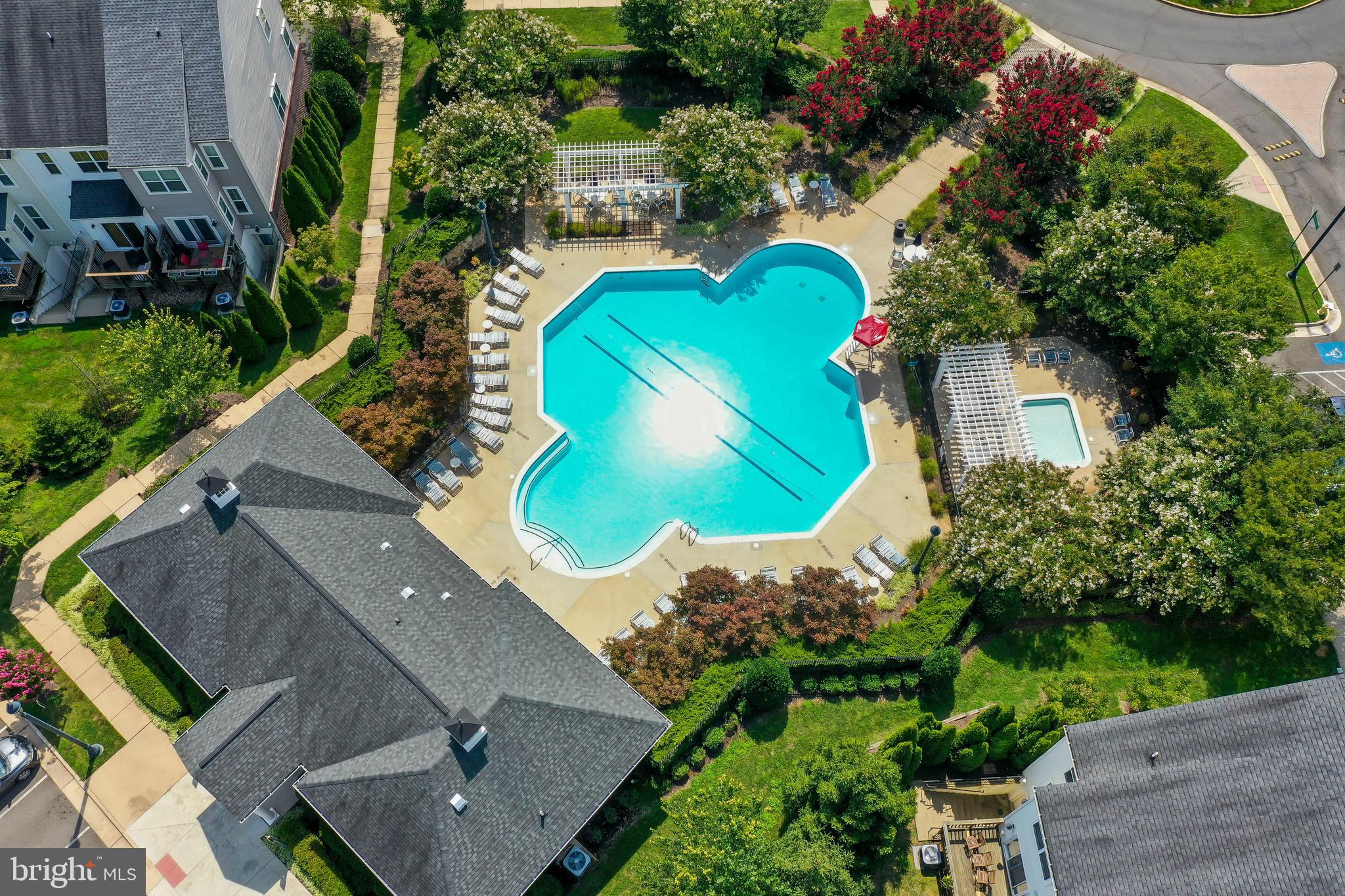 RIVER OAKS - Residential