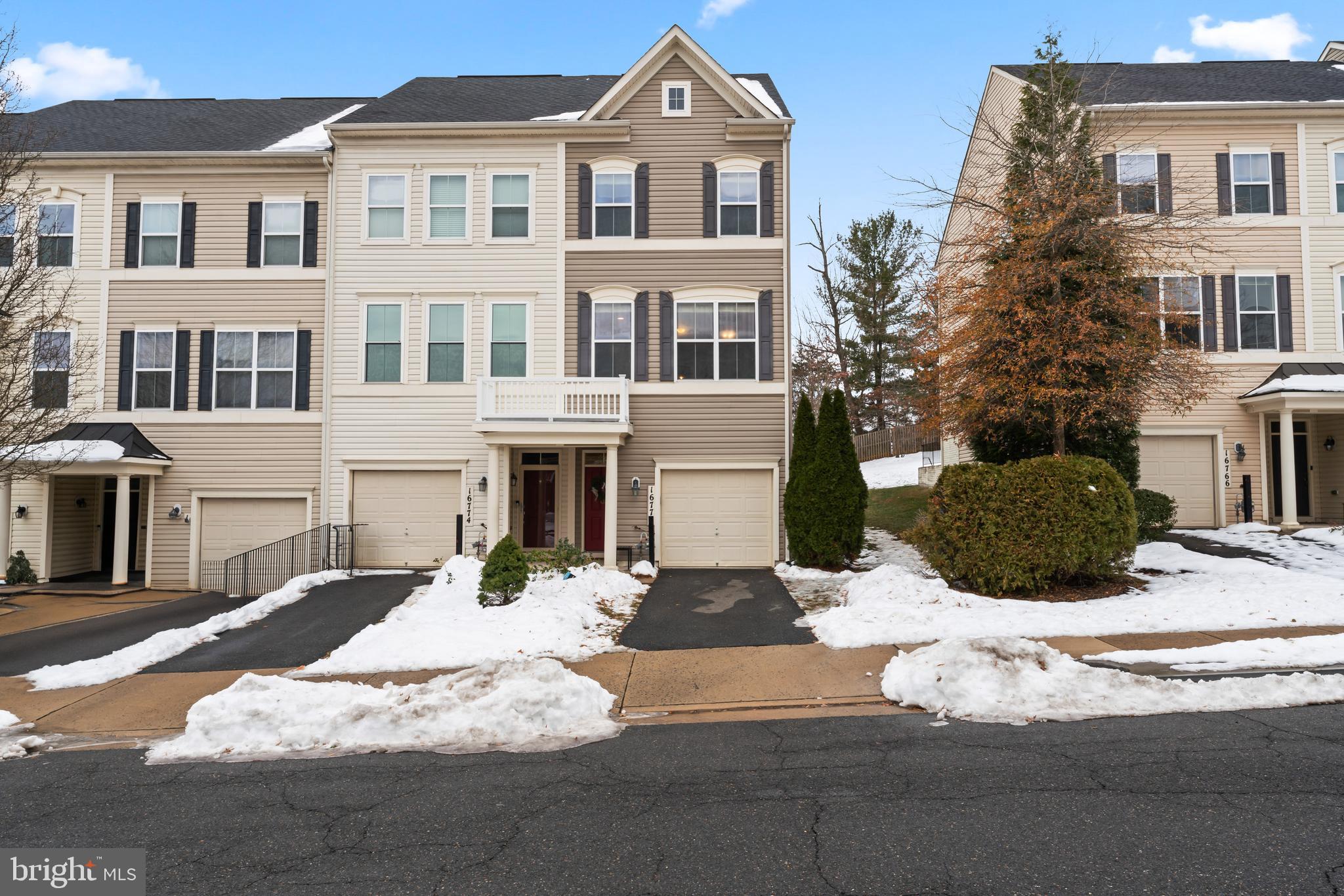 RIVER OAKS - Residential