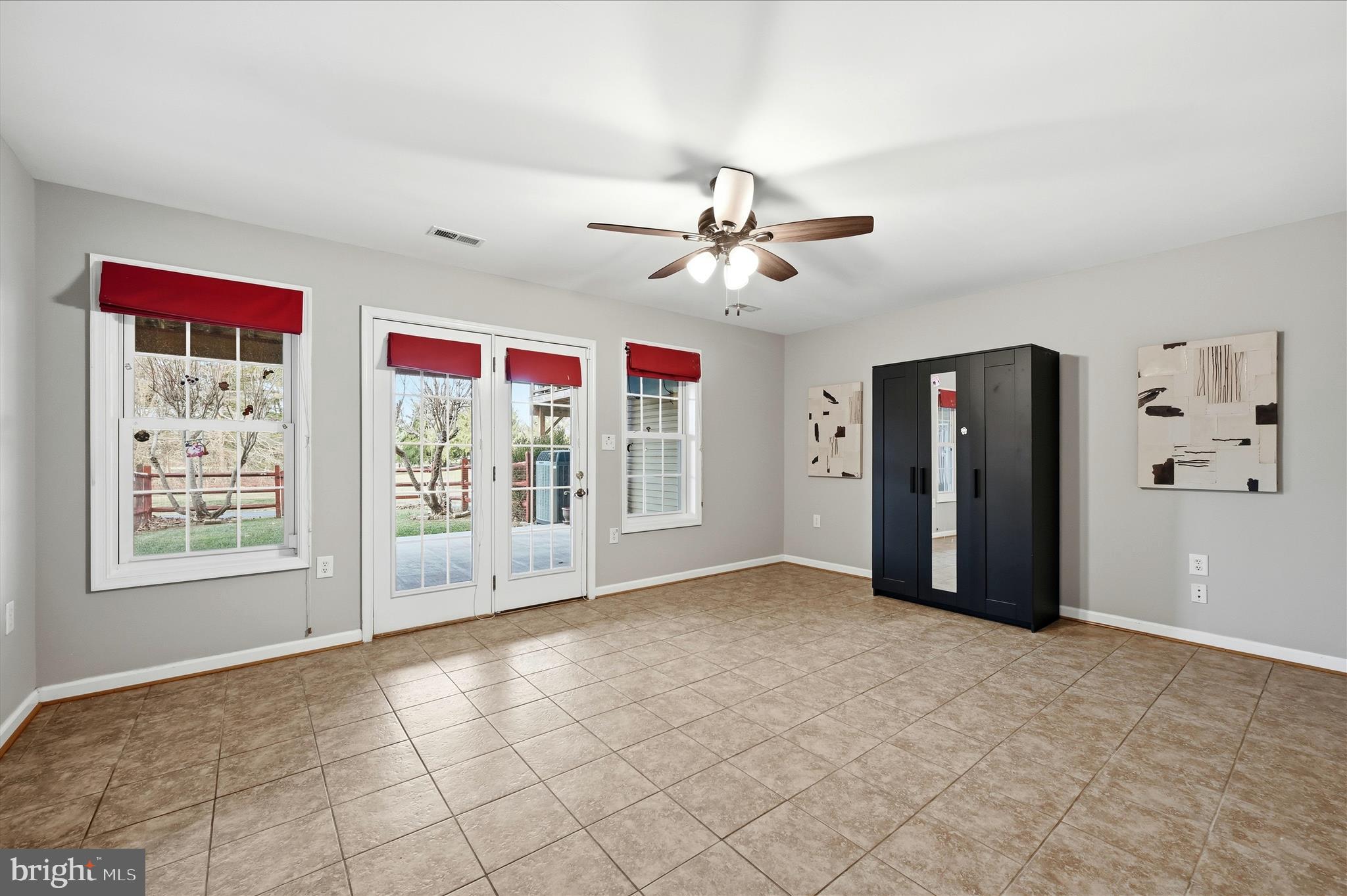 LOCUST HILL - Residential