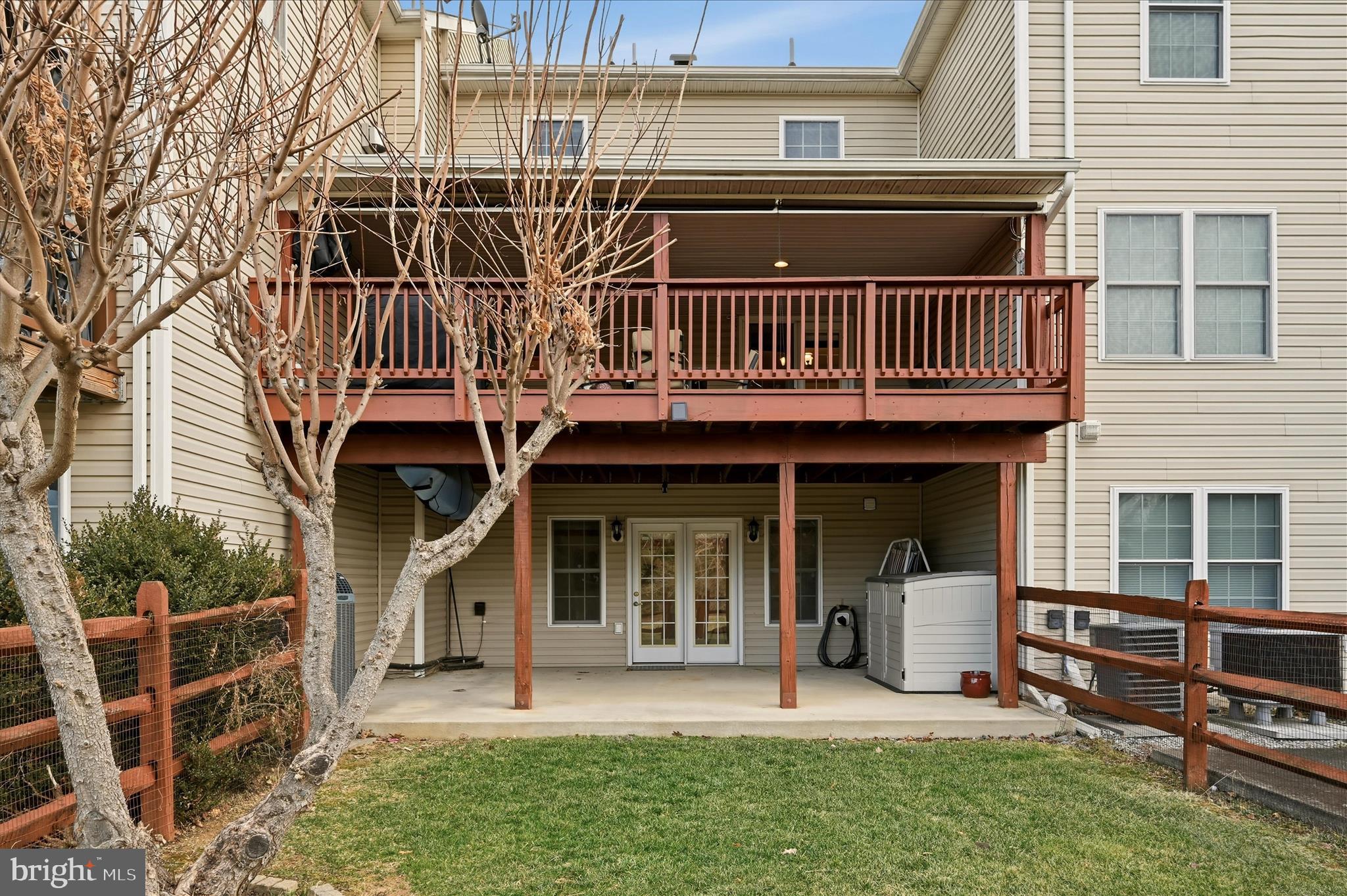 LOCUST HILL - Residential