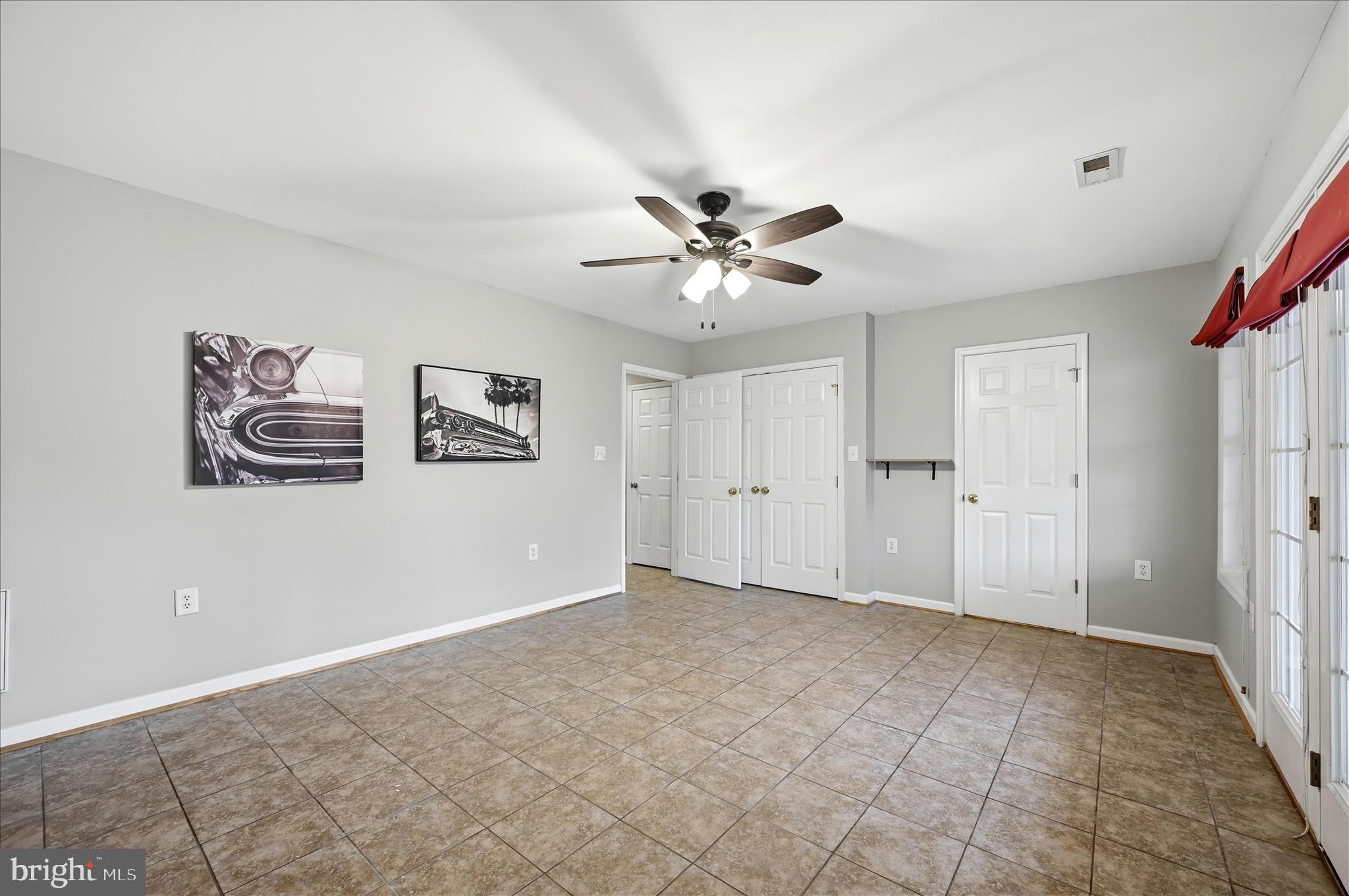 LOCUST HILL - Residential