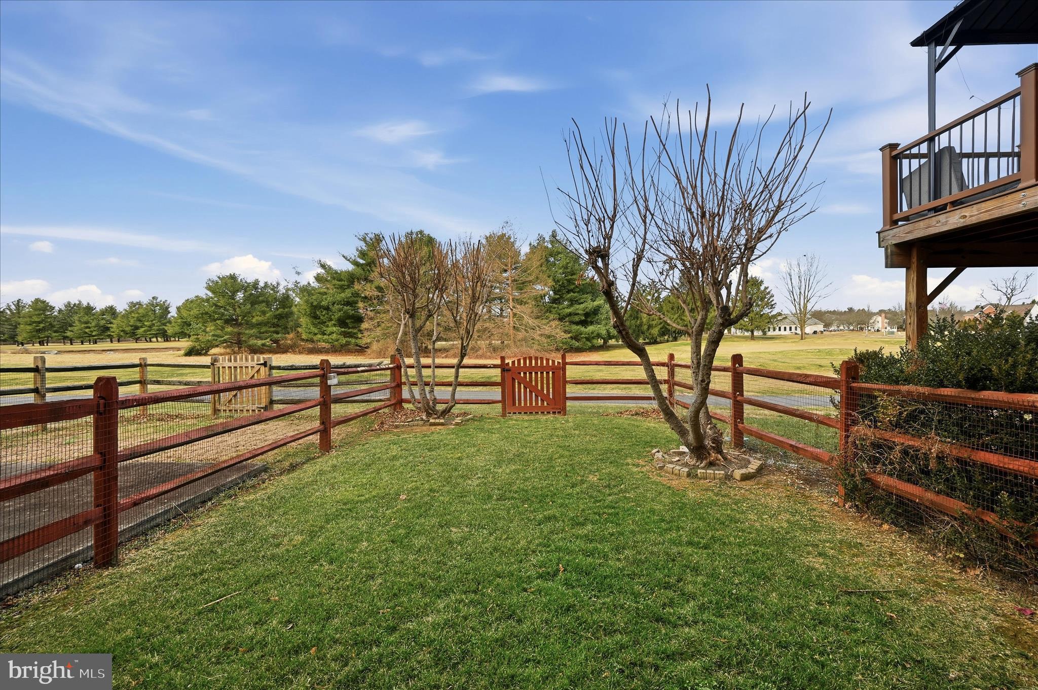 LOCUST HILL - Residential