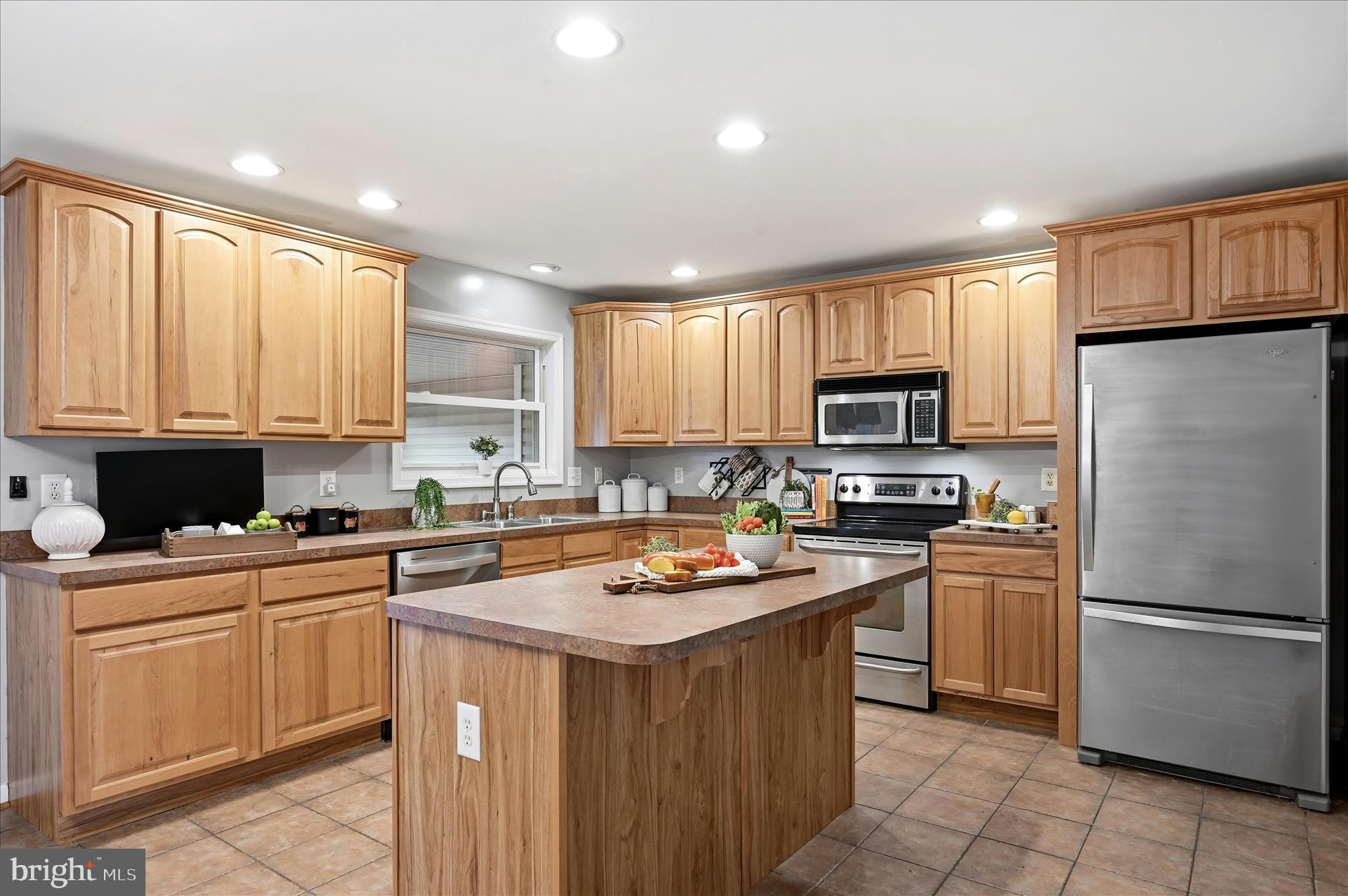 LOCUST HILL - Residential