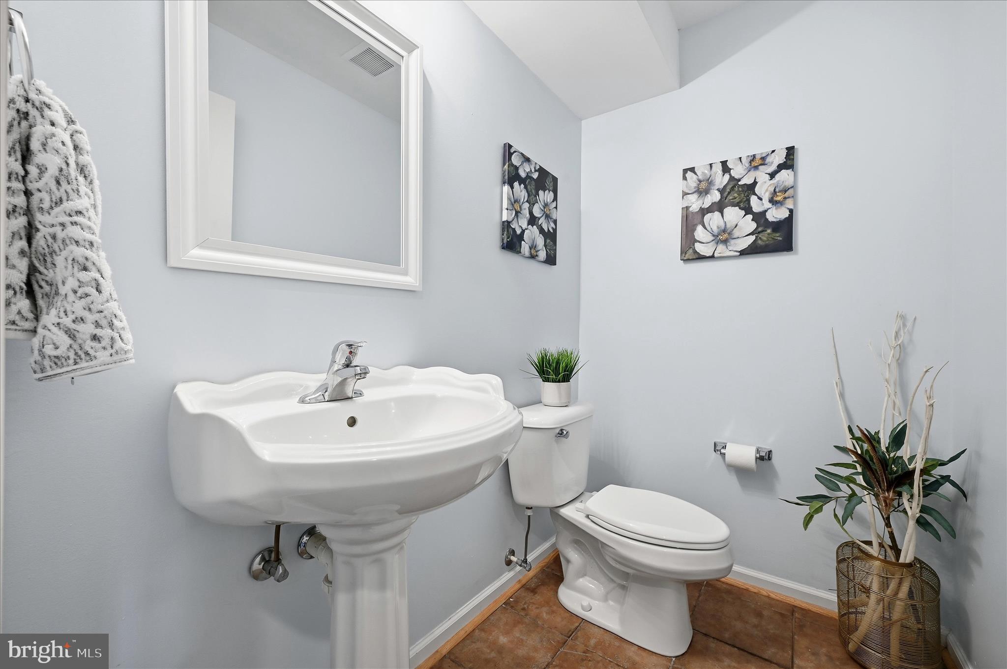 LOCUST HILL - Residential