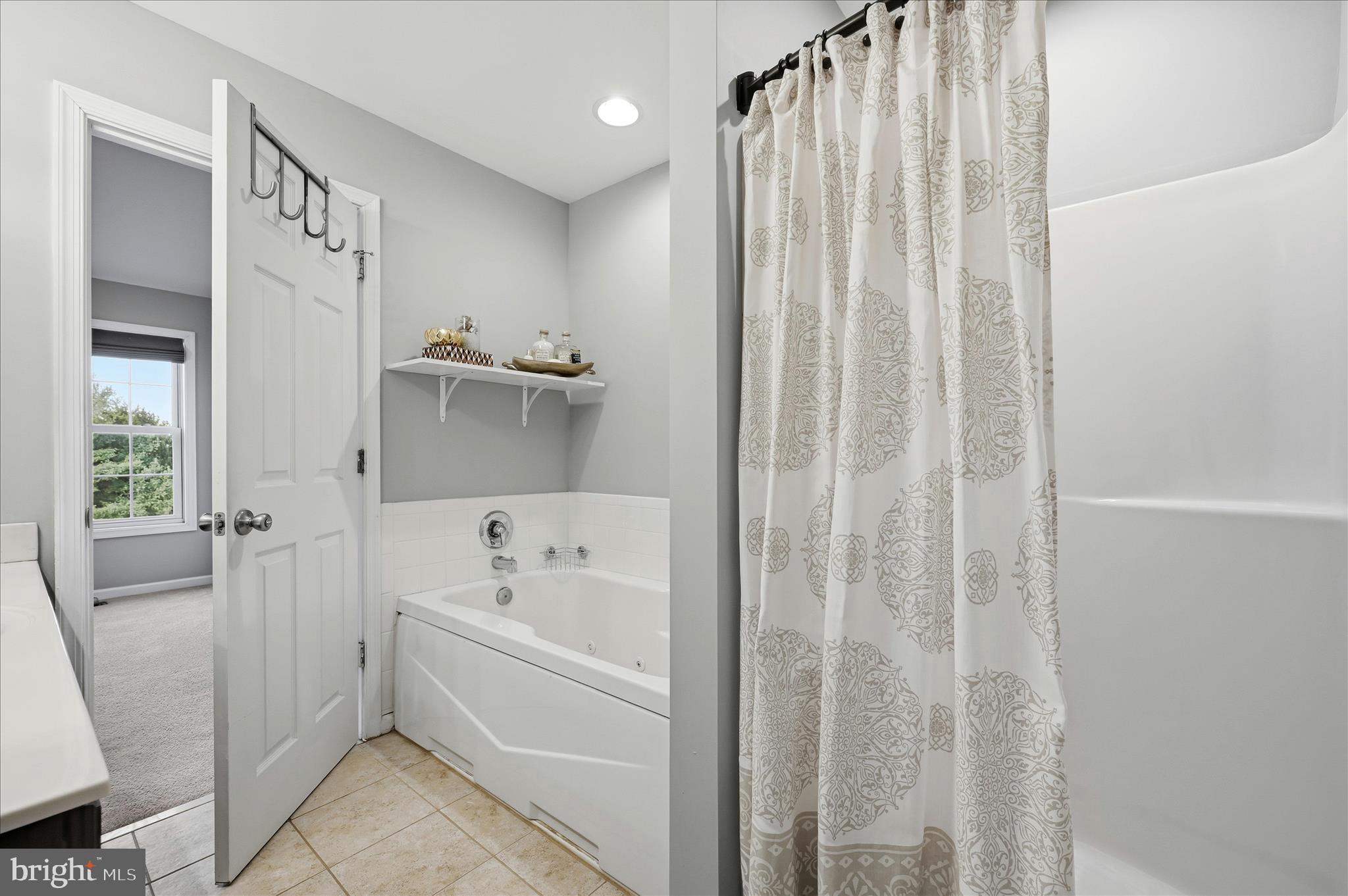 LOCUST HILL - Residential