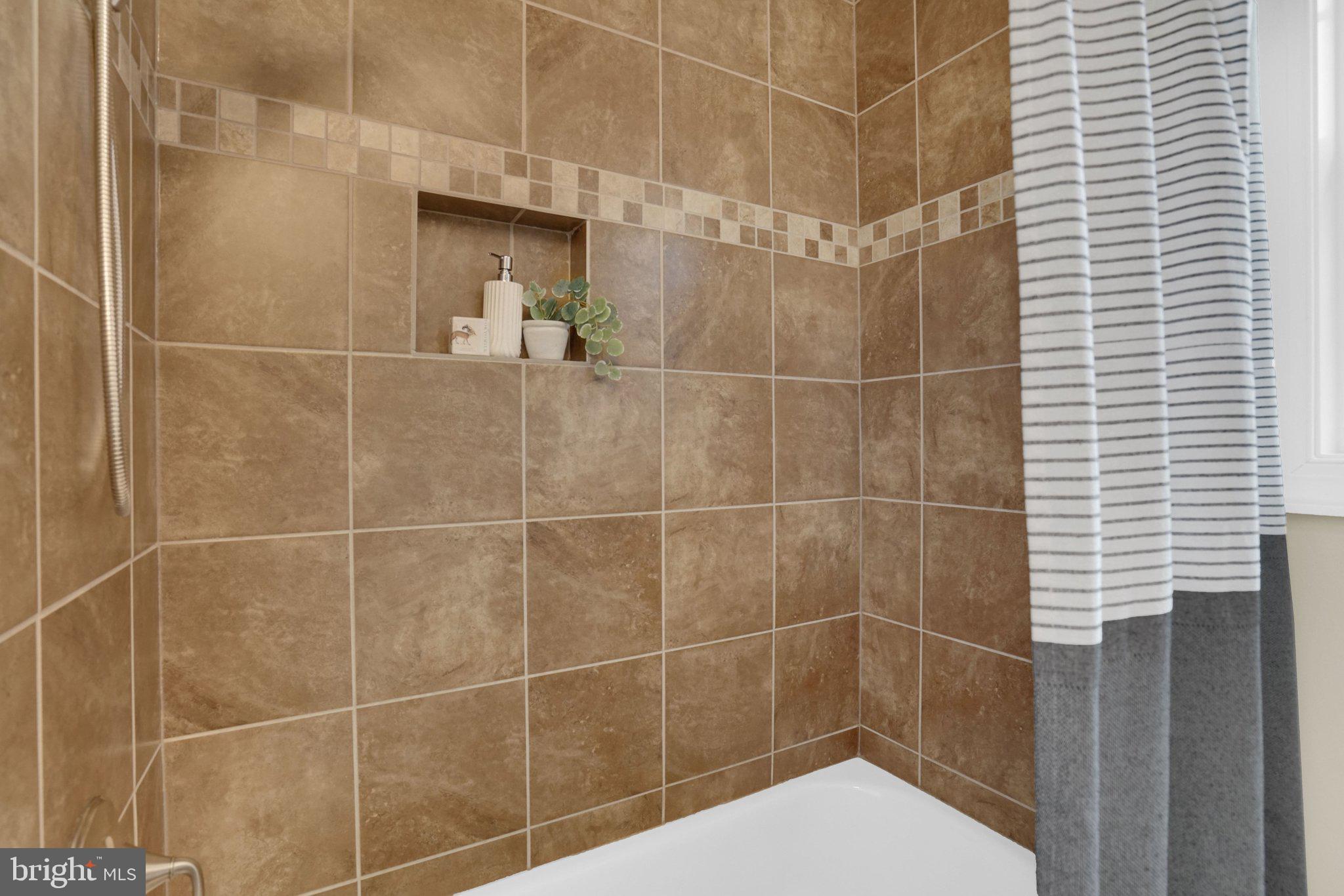 SOUTHGATE - Residential