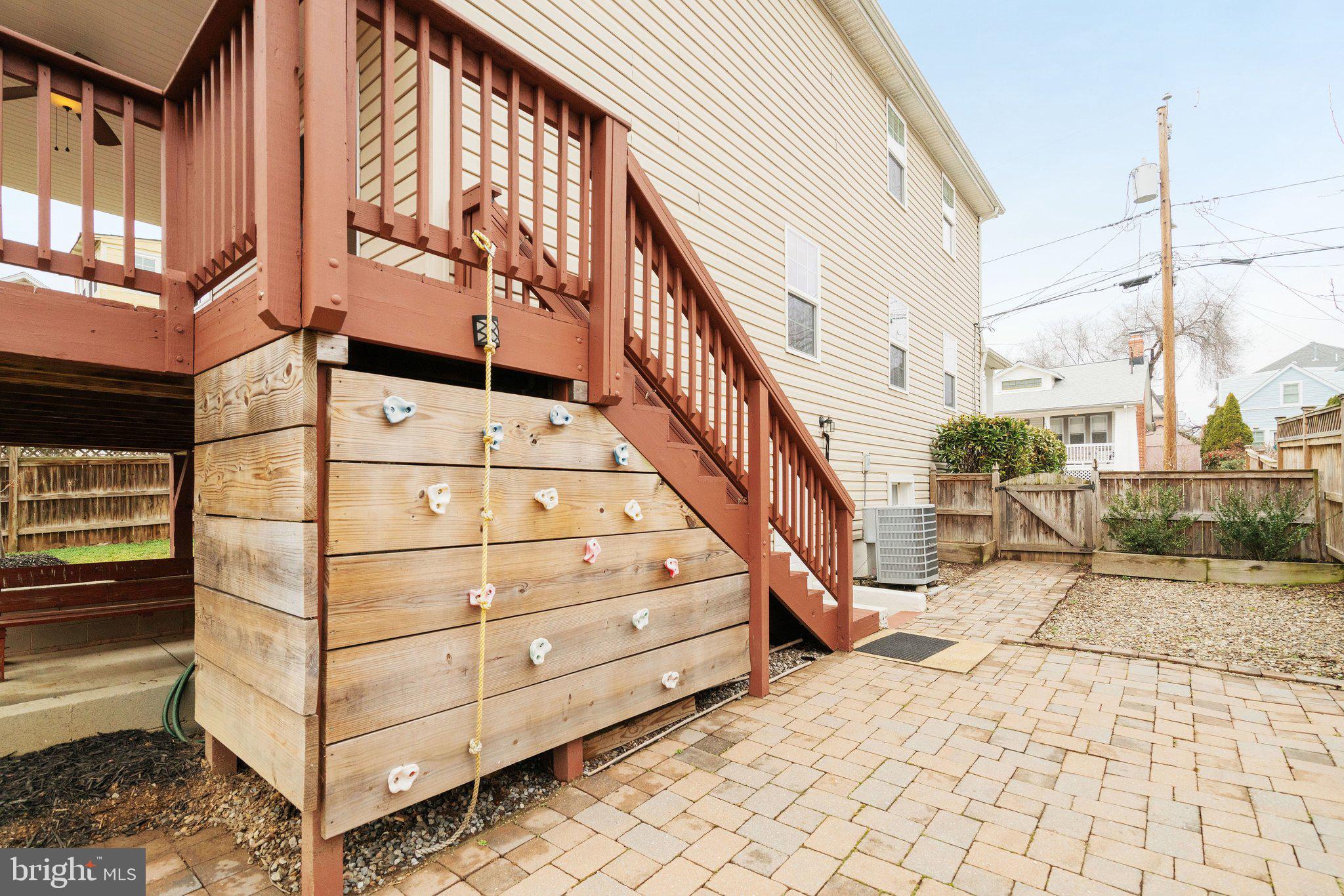 SOUTHGATE - Residential