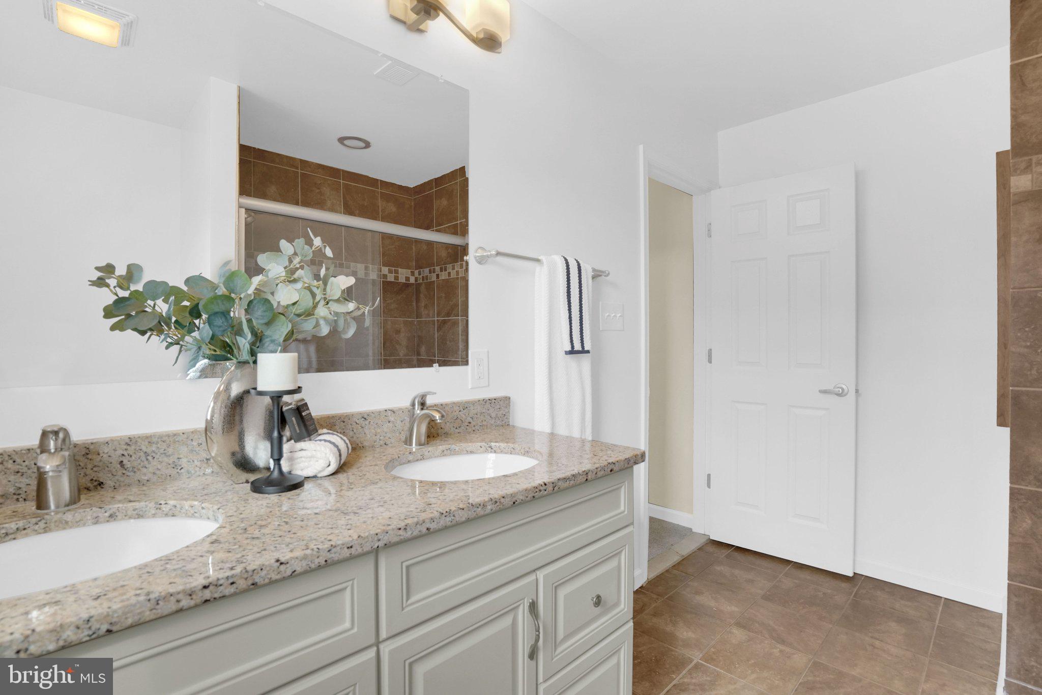 SOUTHGATE - Residential