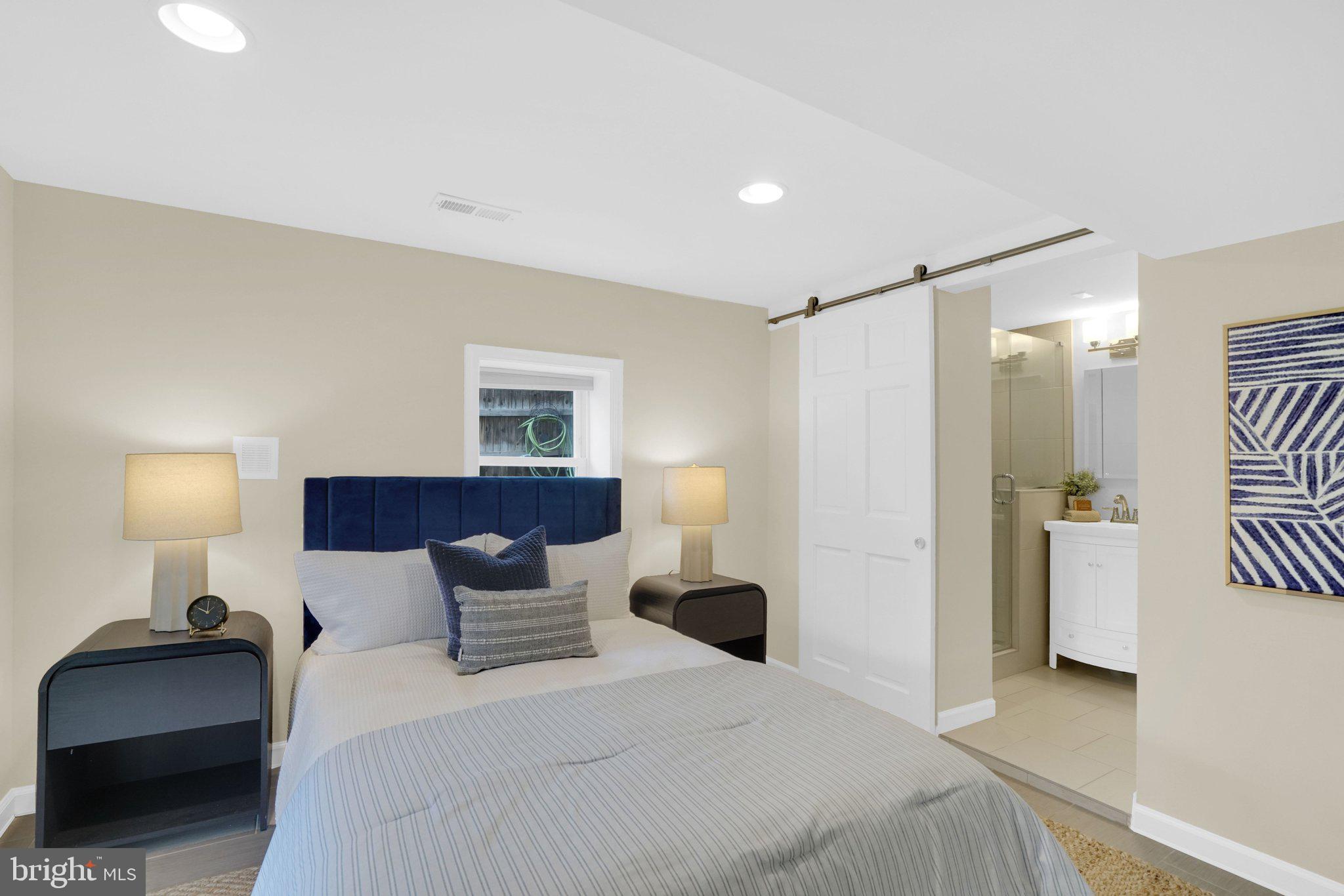 SOUTHGATE - Residential