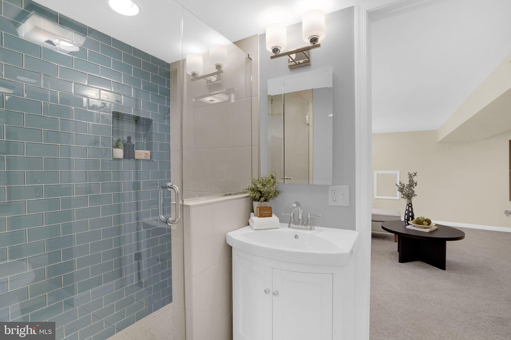 SOUTHGATE - Residential