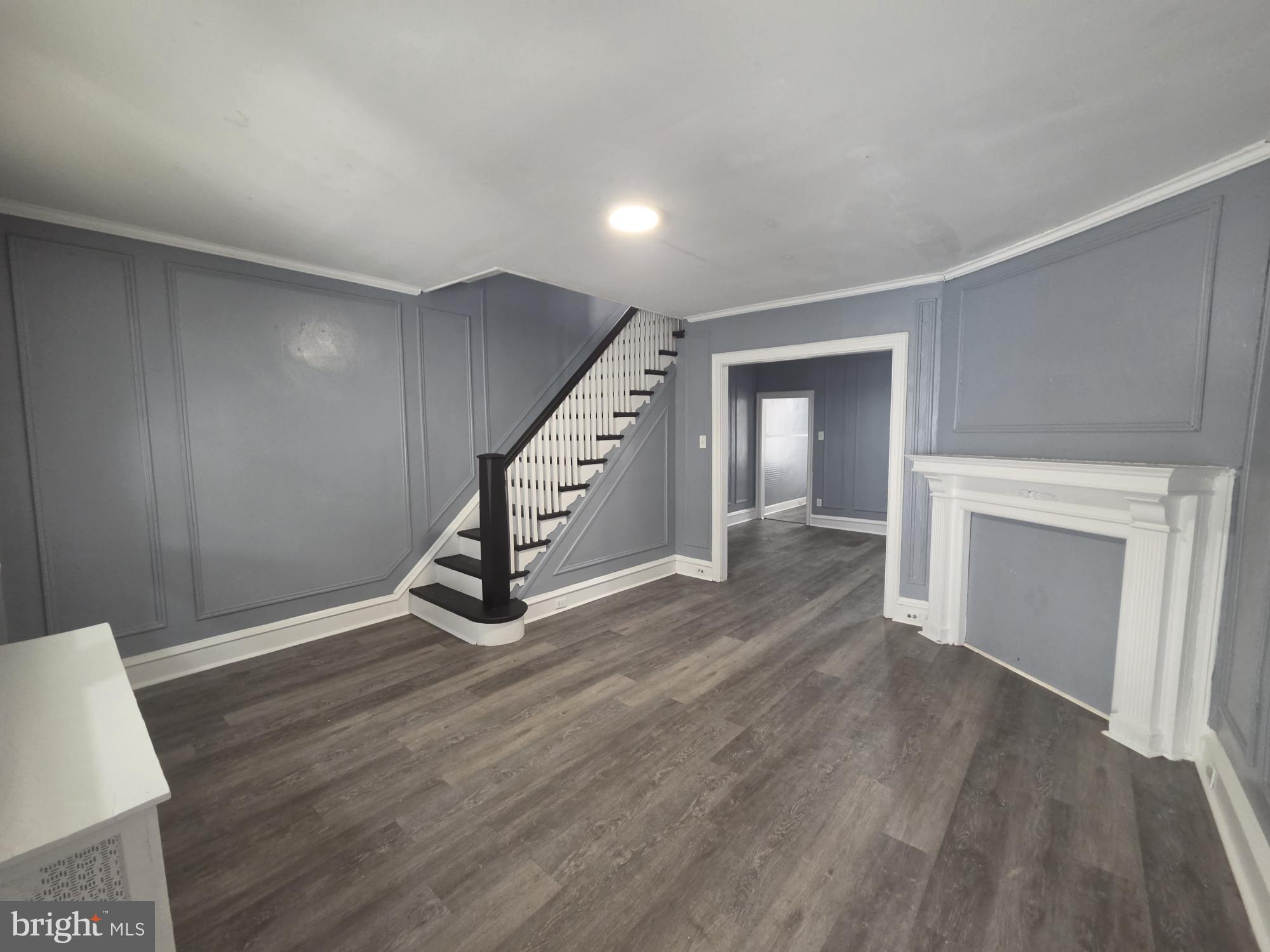 302 W LOUDEN STREET