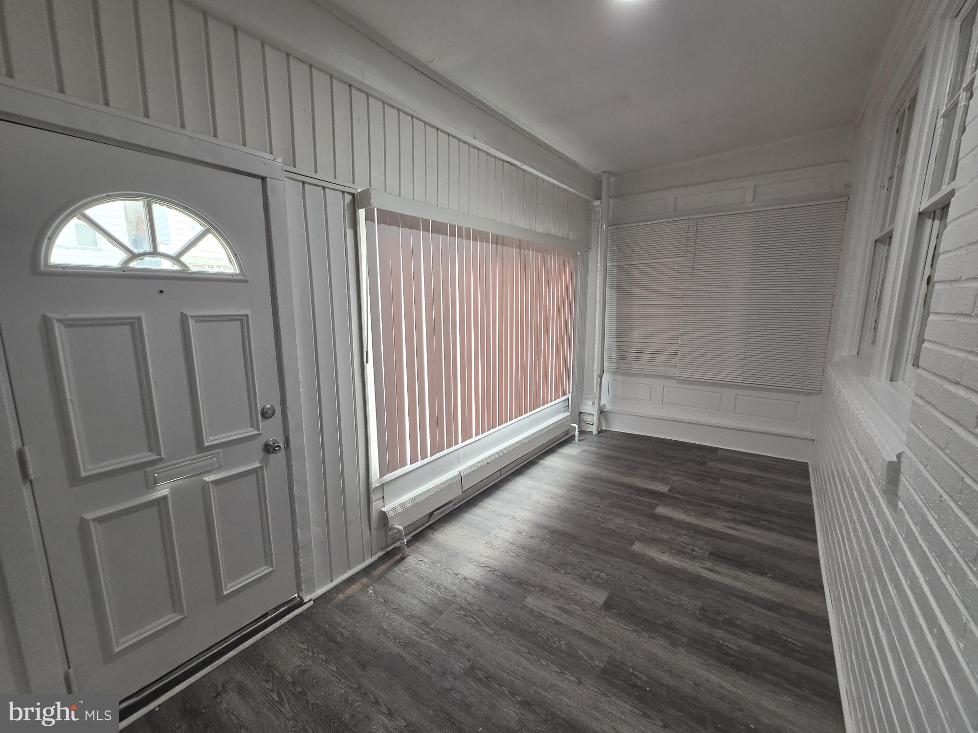 302 W LOUDEN STREET
