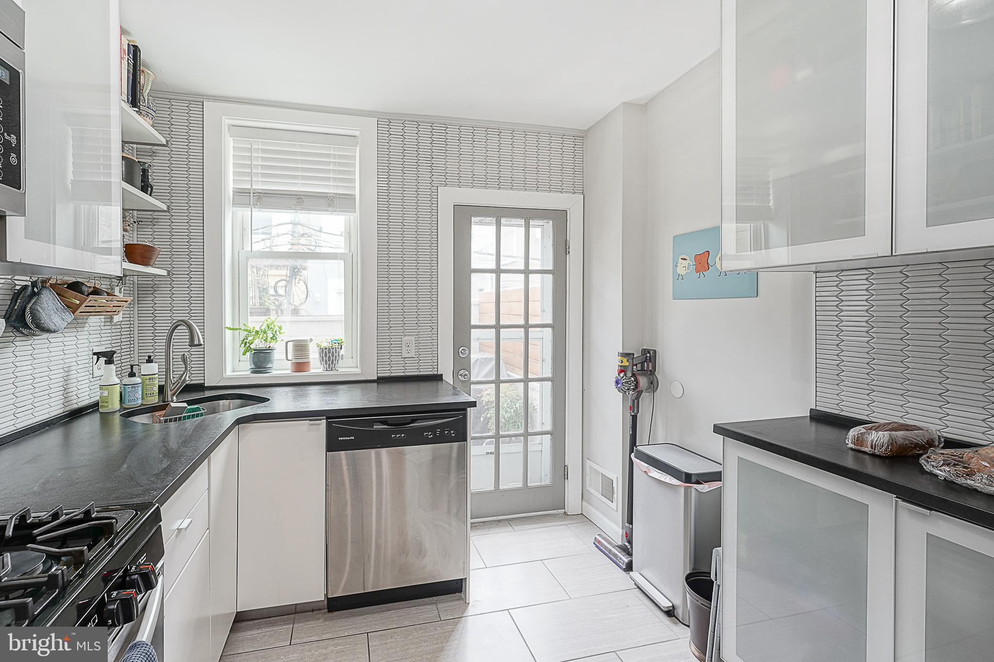 PASSYUNK SQUARE - Residential Lease